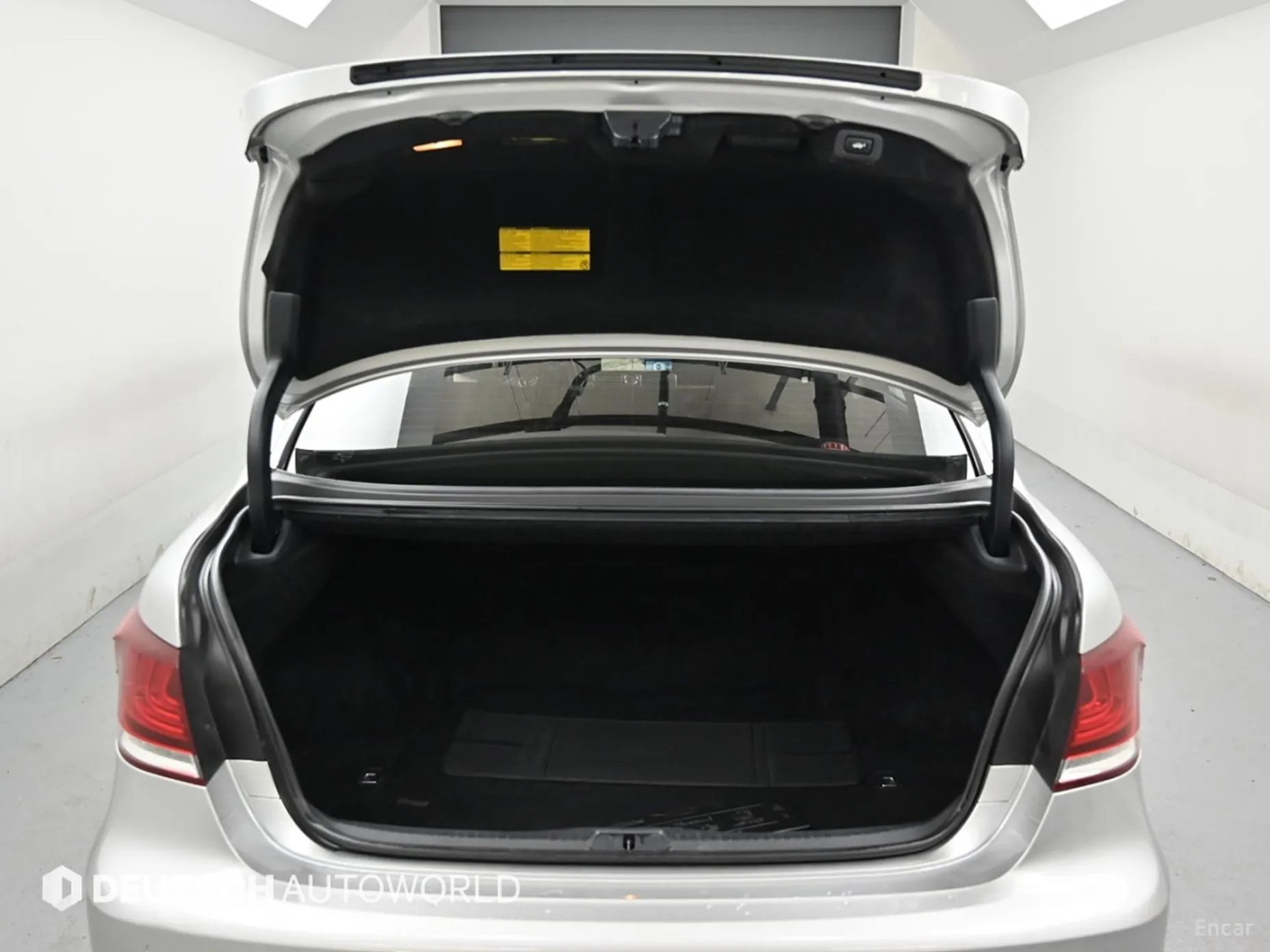 Lexus LS460 превью 9