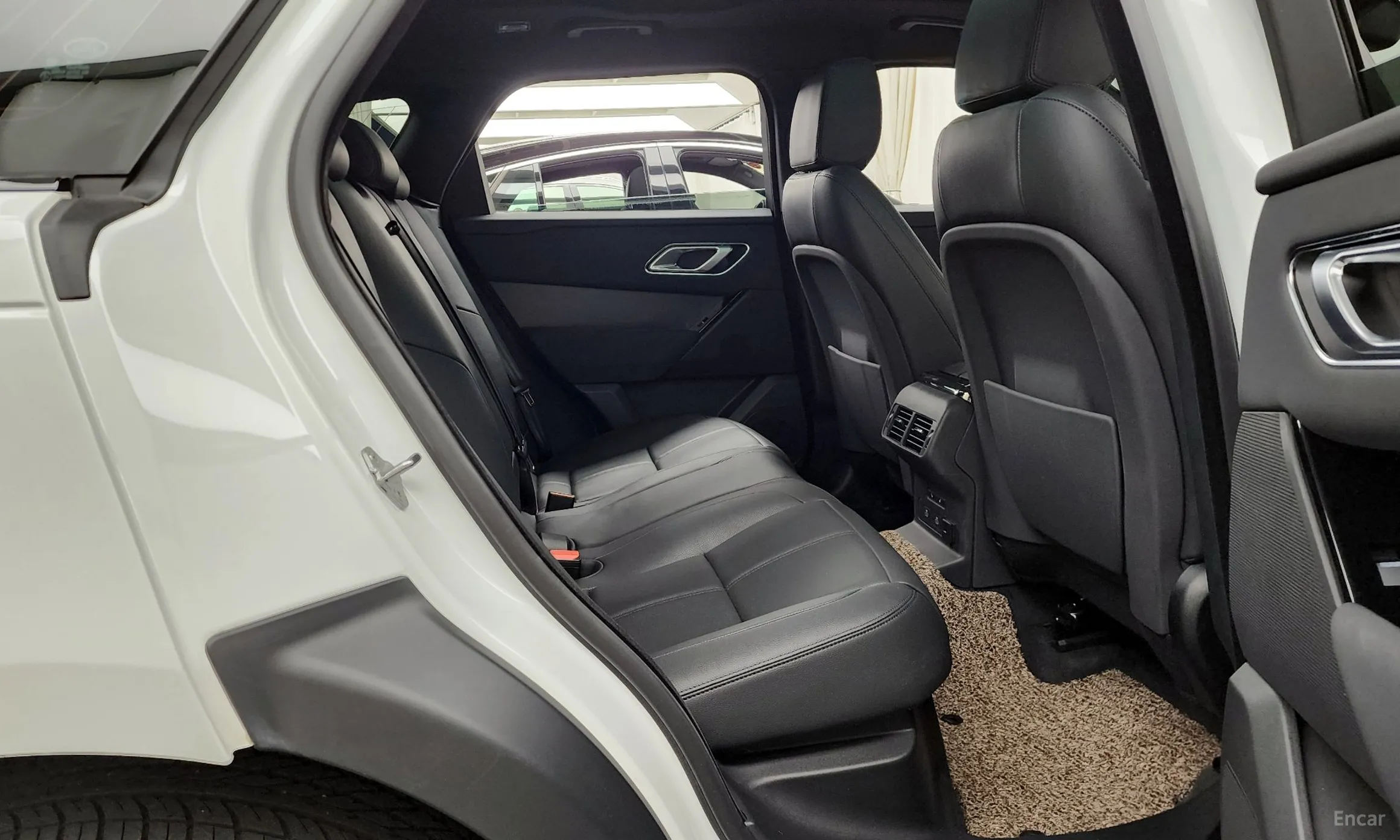 Land Rover Range Rover Bella превью 11