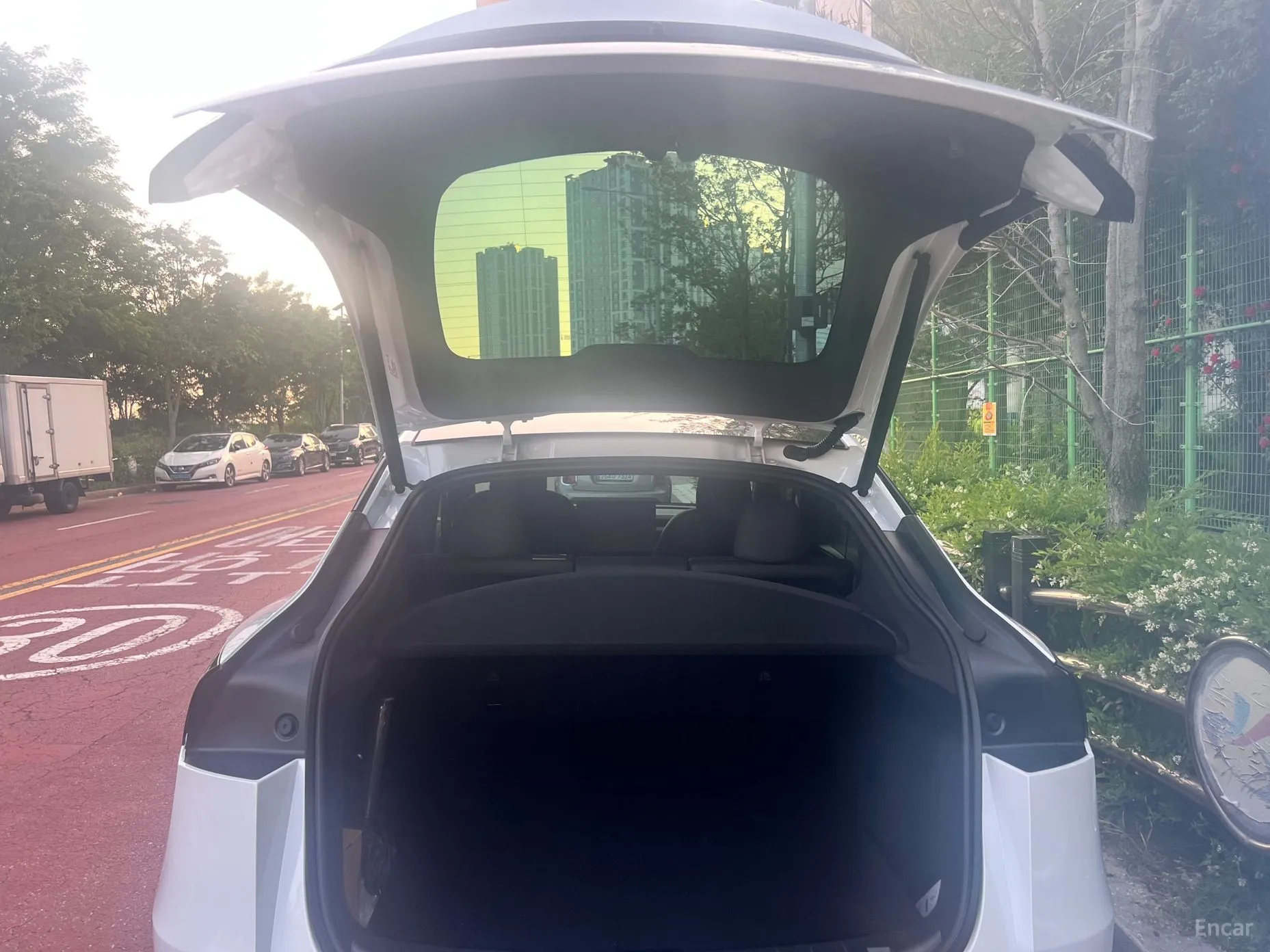 Tesla Model Y превью 17