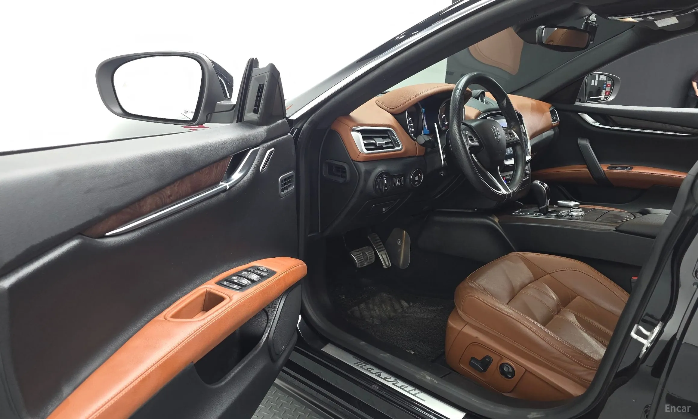 Maserati Ghibli превью 10