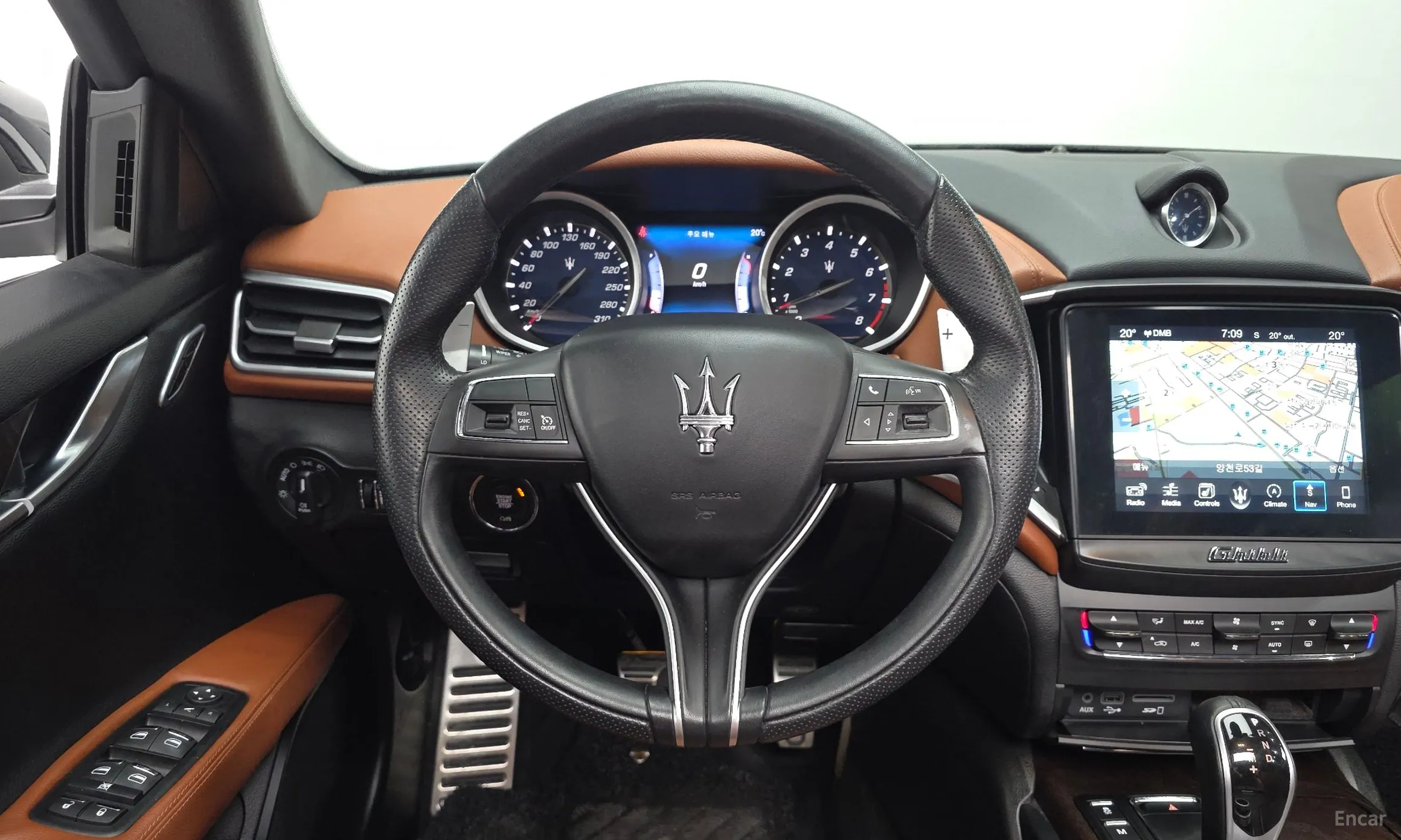 Maserati Ghibli превью 12