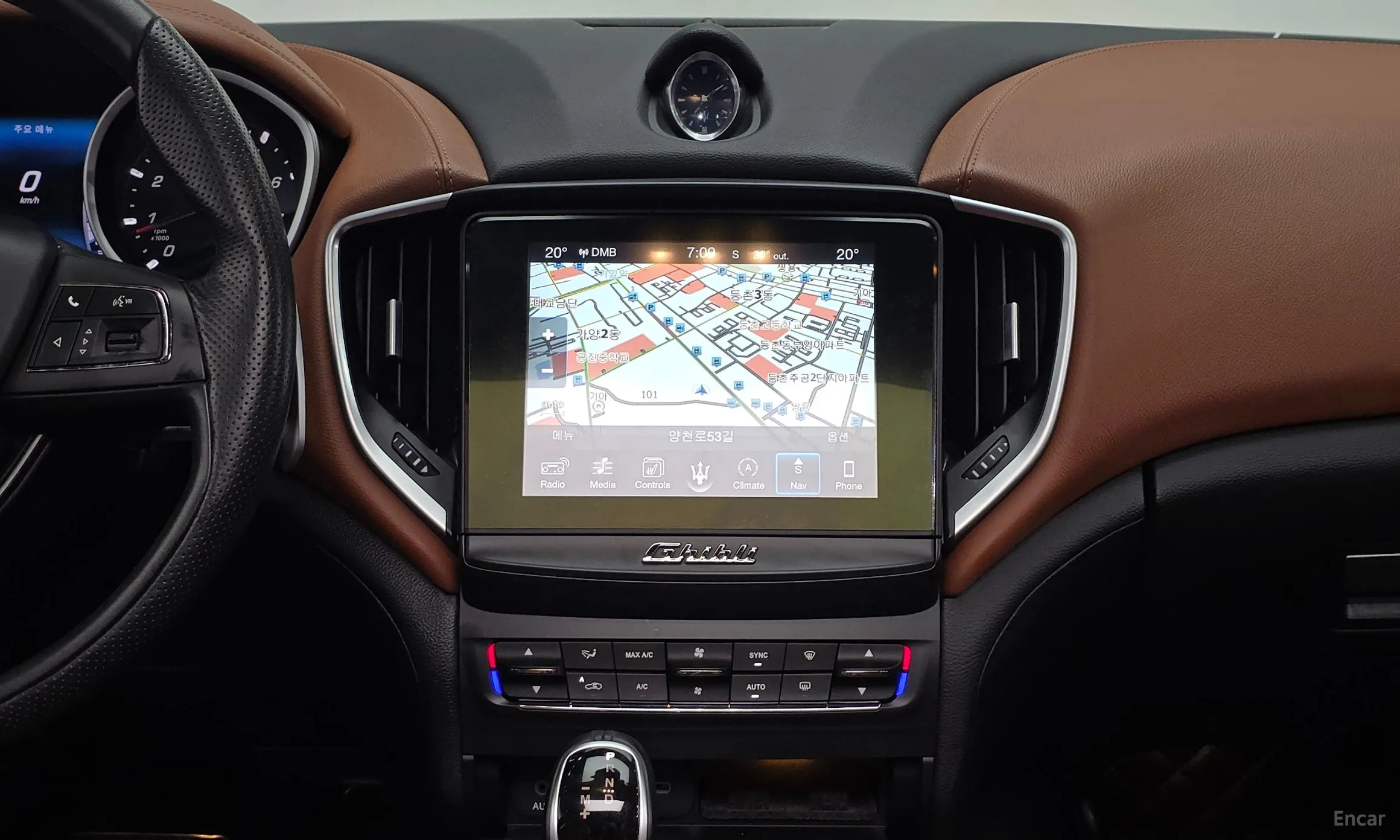 Maserati Ghibli превью 13