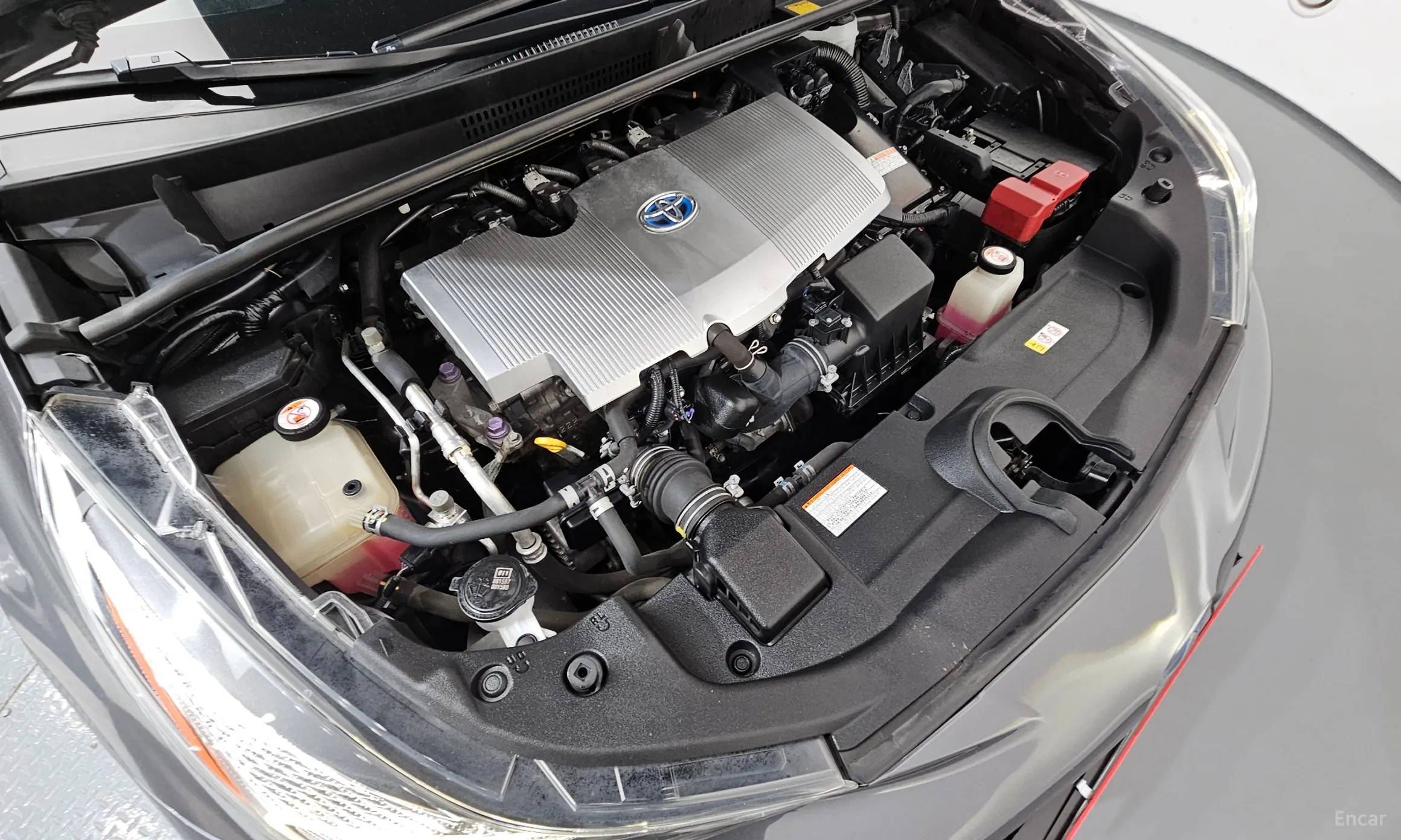 Toyota Prius 4th Generation превью 6