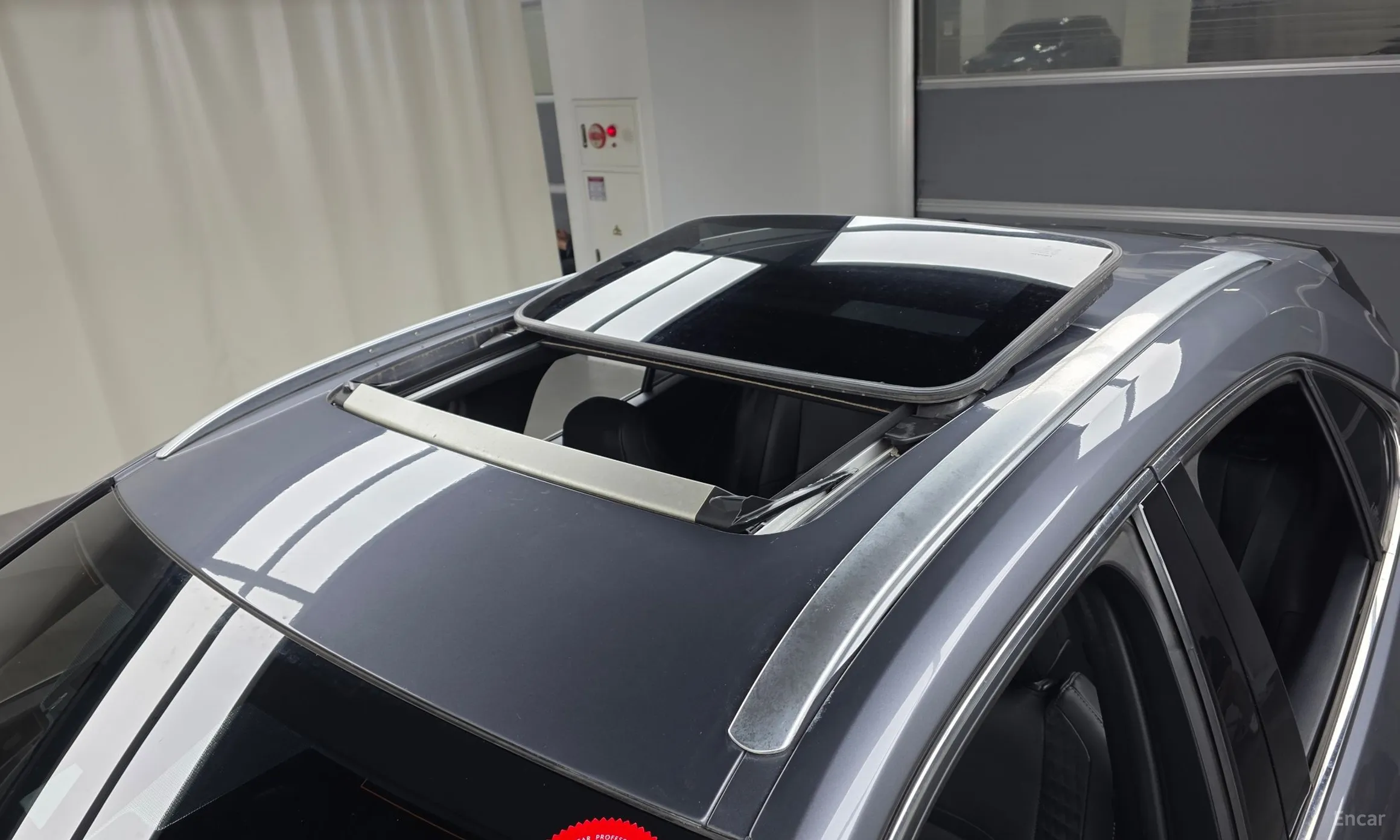 Lexus UX250h превью 16