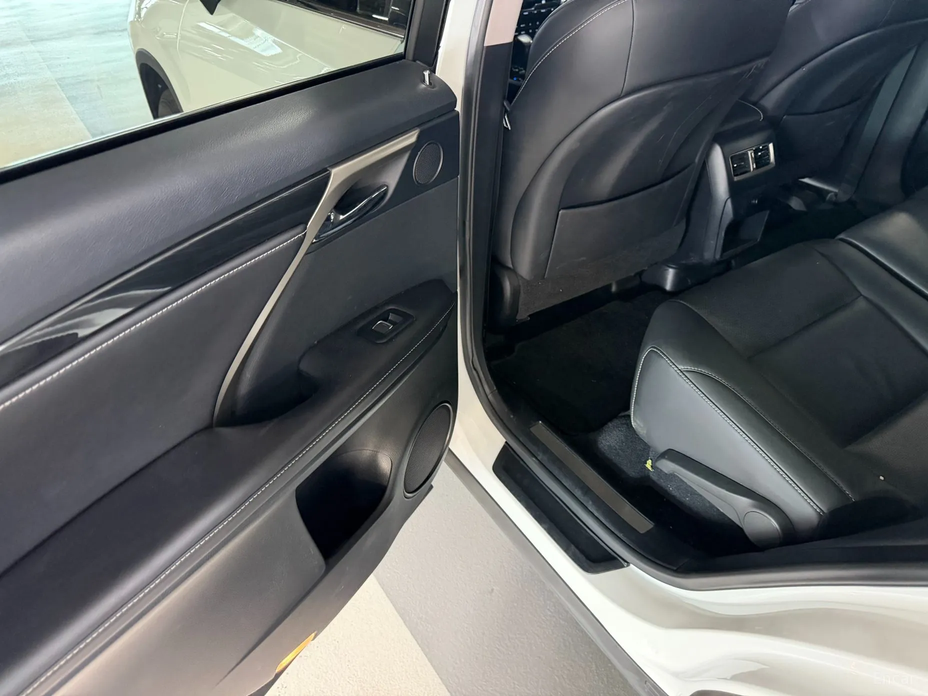 Lexus RX450h Gen 4 превью 8