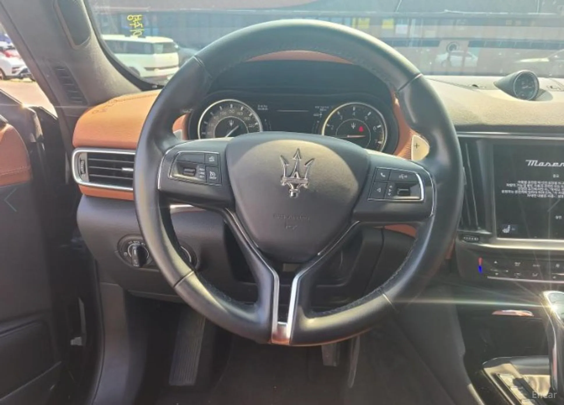 Maserati Levante превью 12