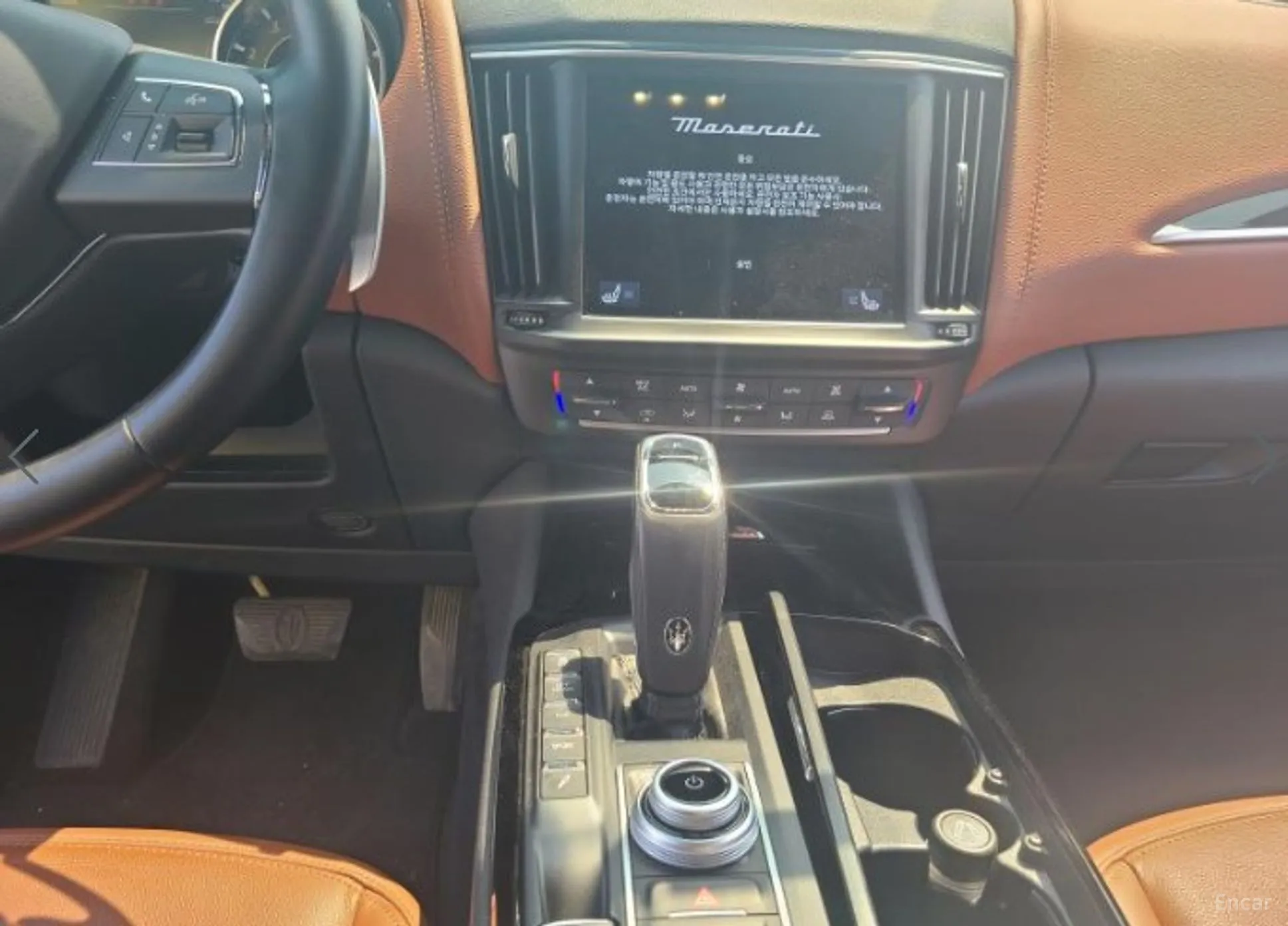 Maserati Levante превью 13