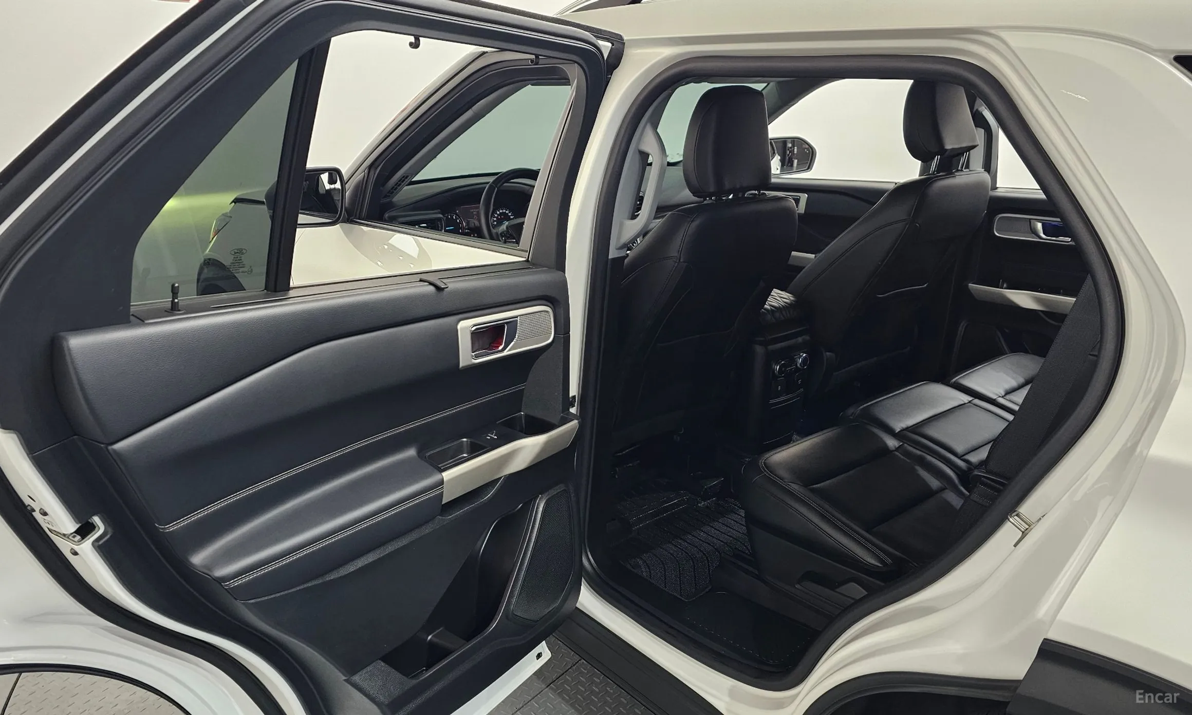 Ford Explorer 6th Generation превью 12