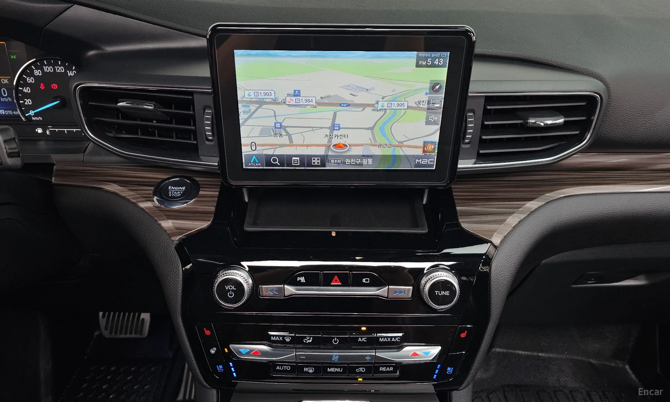 Ford Explorer 6th Generation превью 14