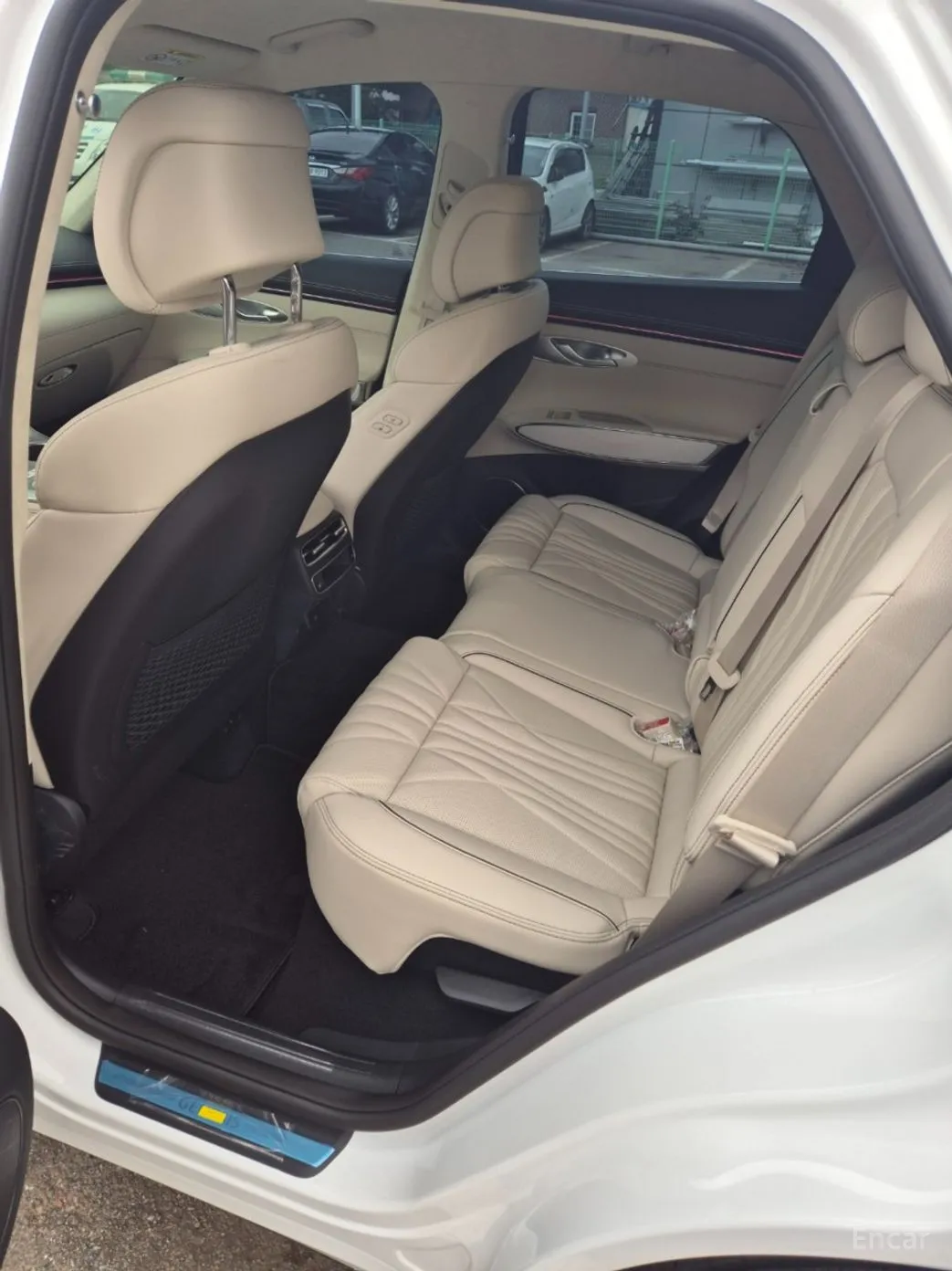 Genesis GV70 превью 10