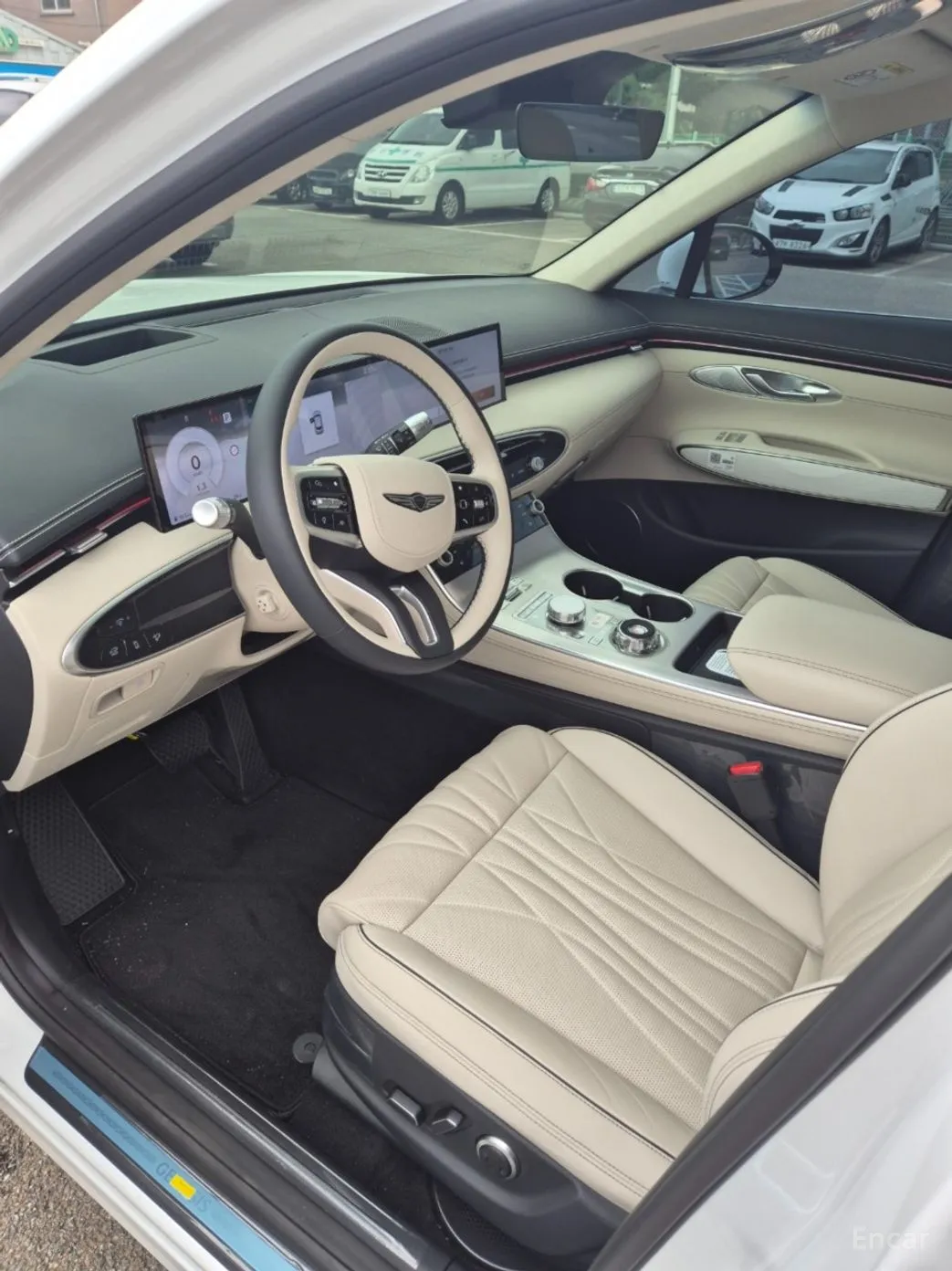 Genesis GV70 превью 8