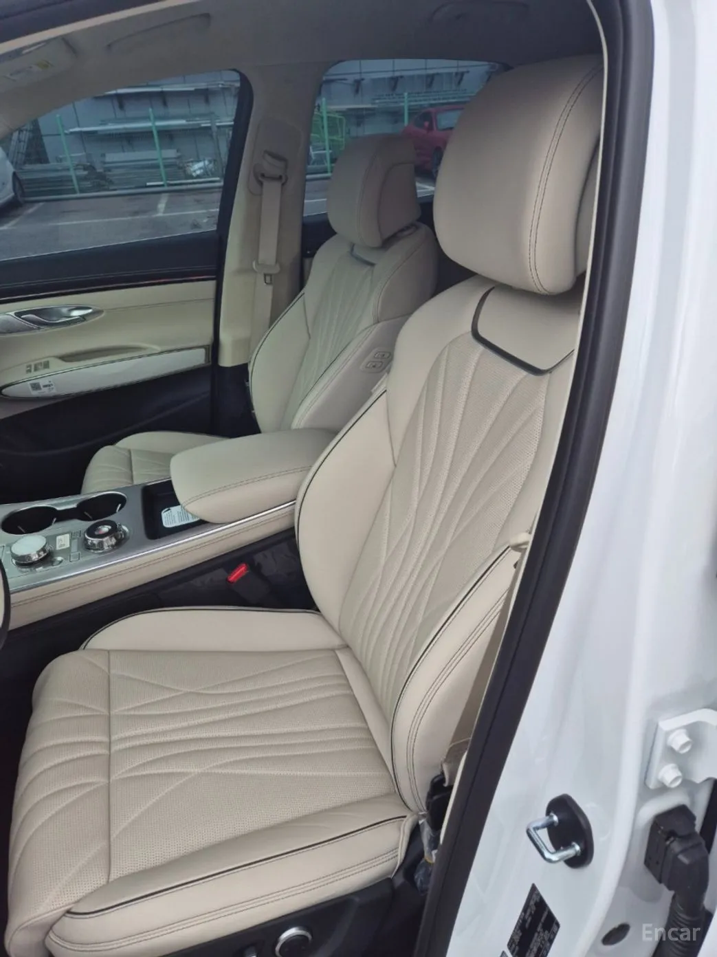 Genesis GV70 превью 9