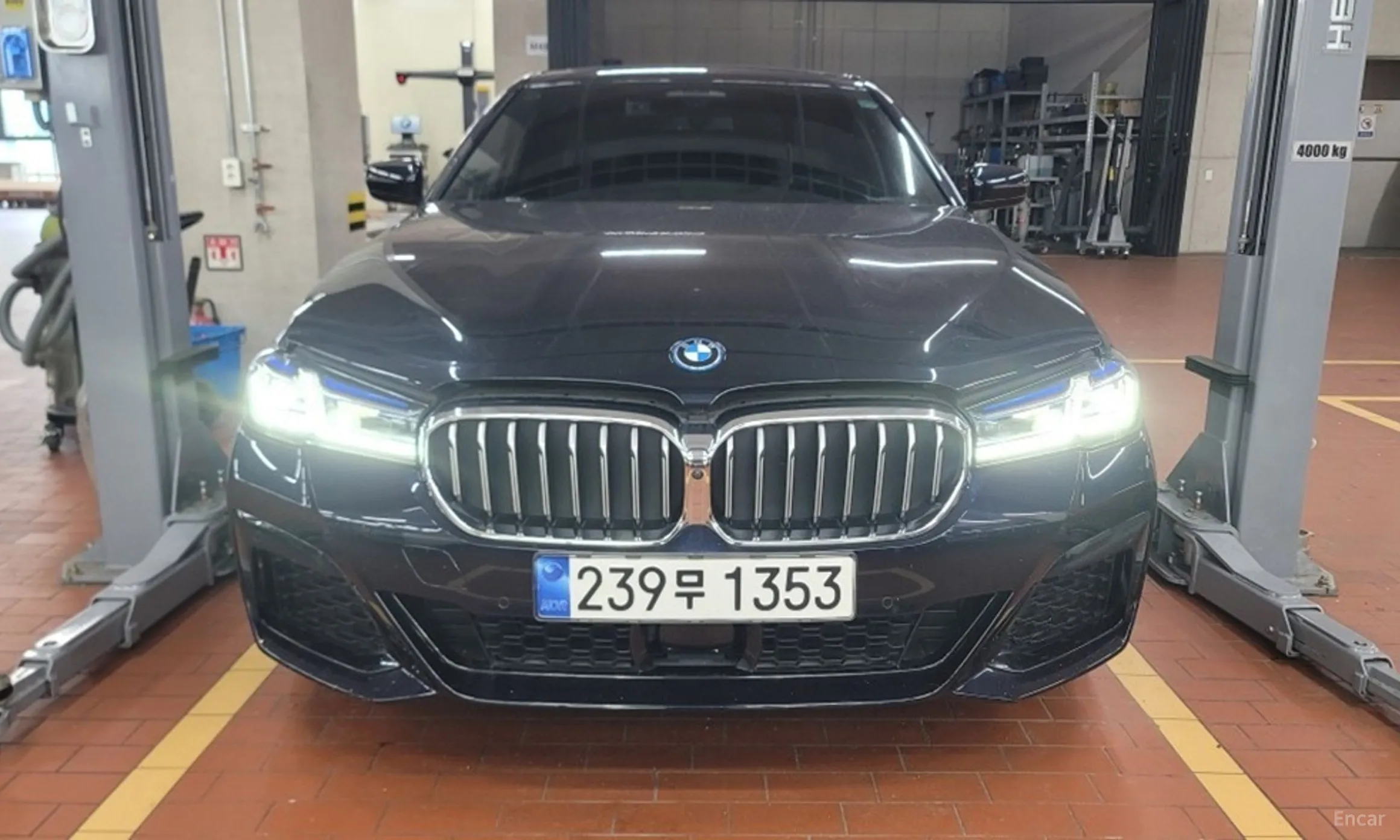 BMW 5 Series (G30) превью 3