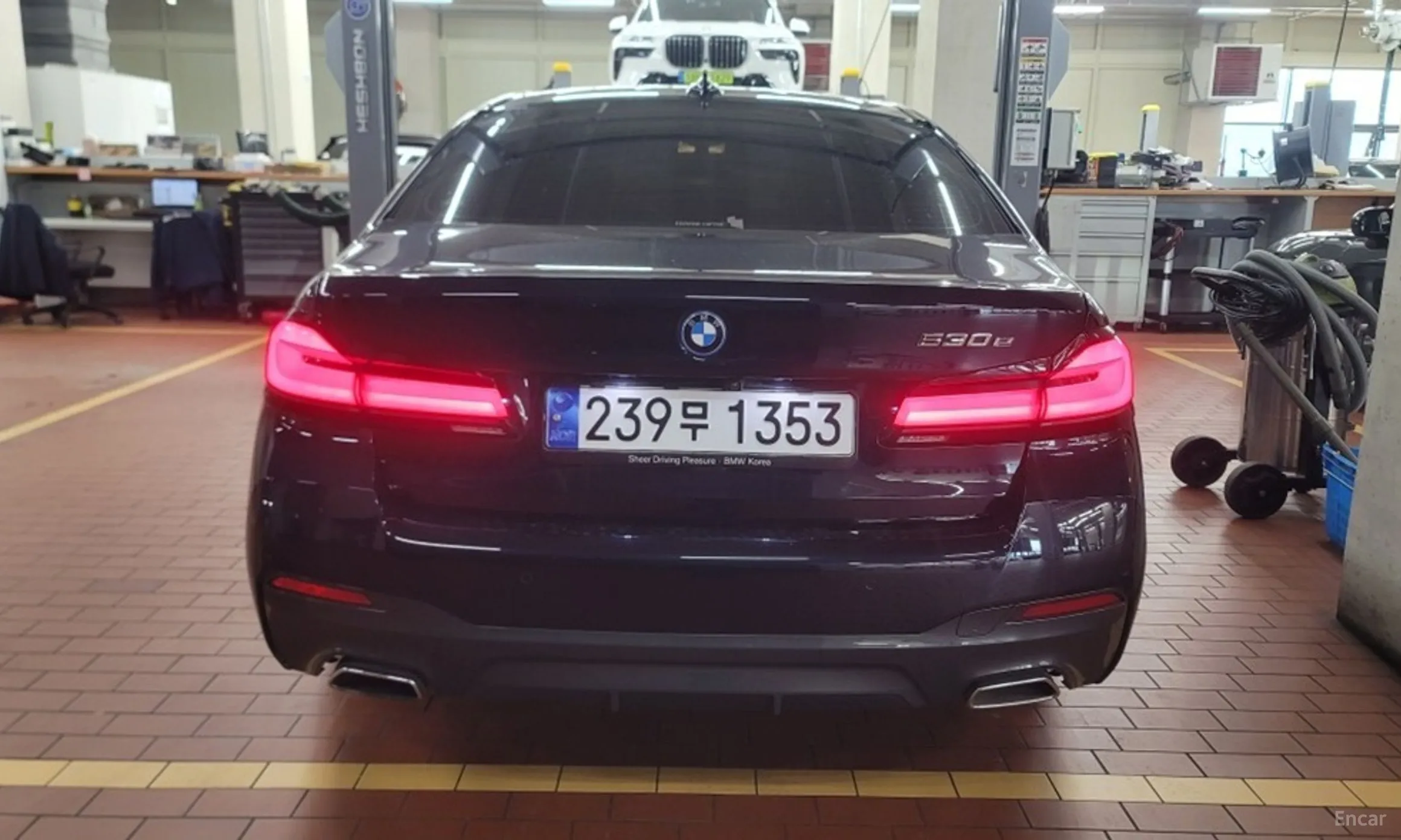 BMW 5 Series (G30) превью 4