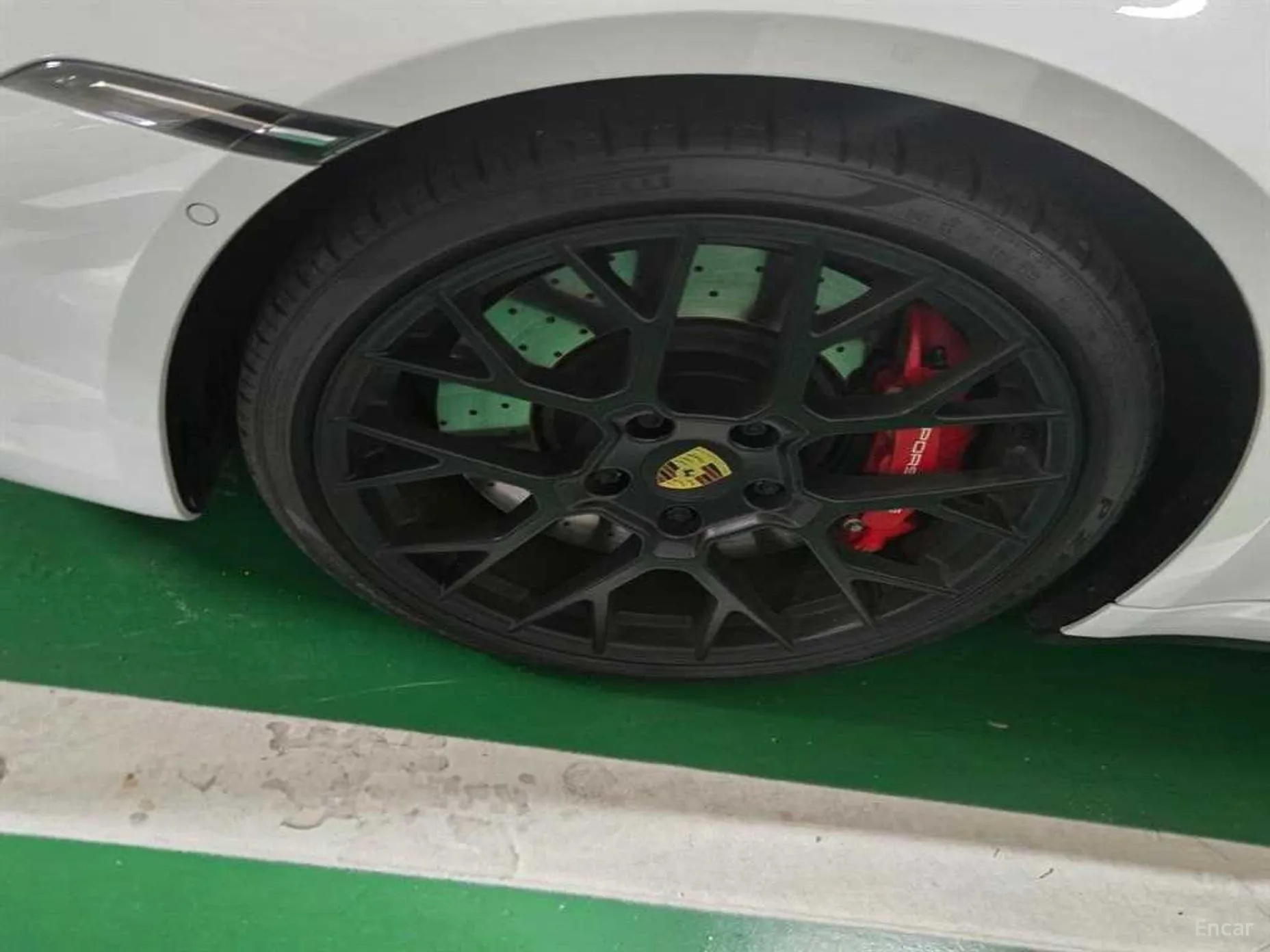 Porsche 911 (992) превью 4