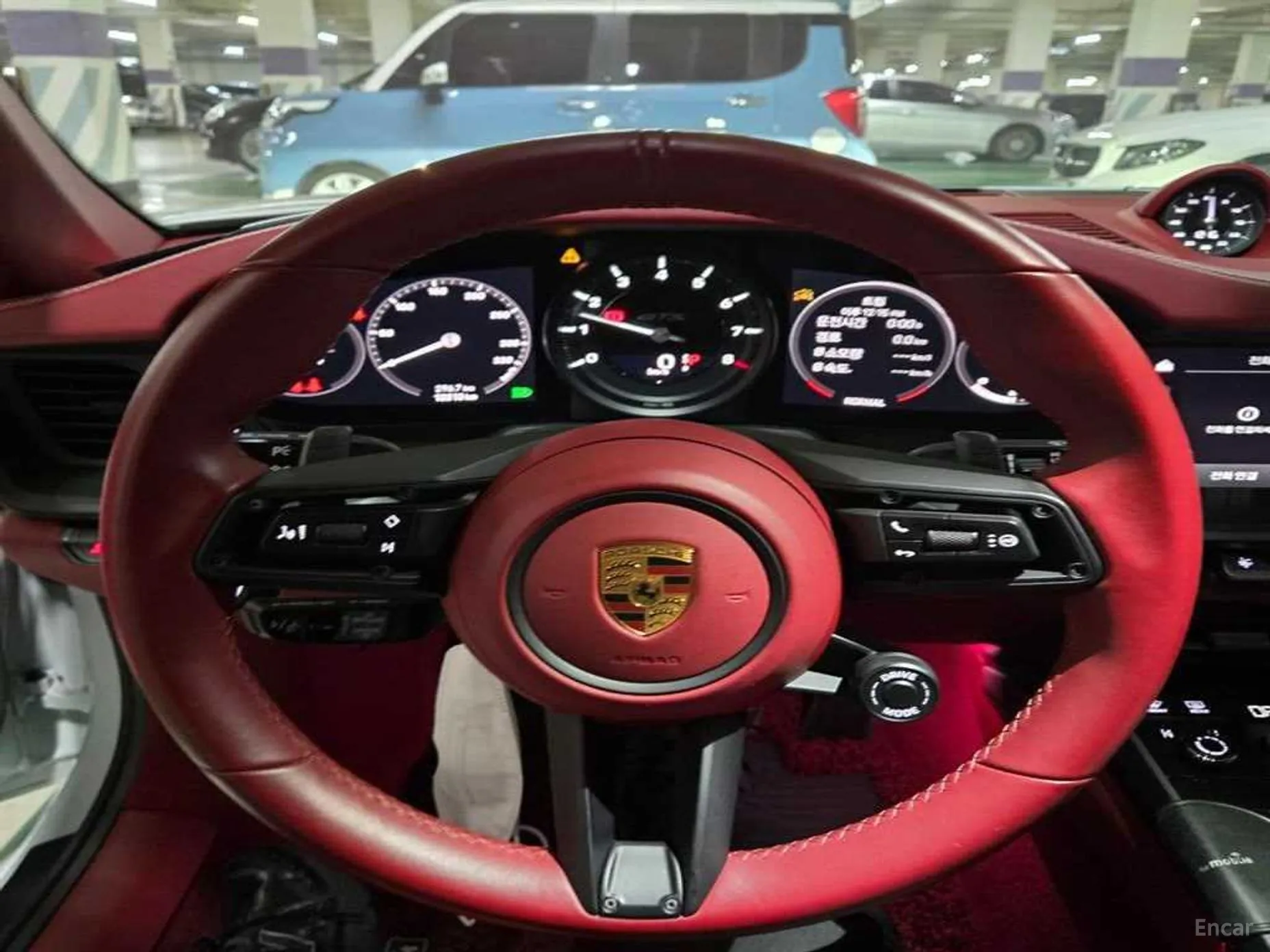 Porsche 911 (992) превью 6