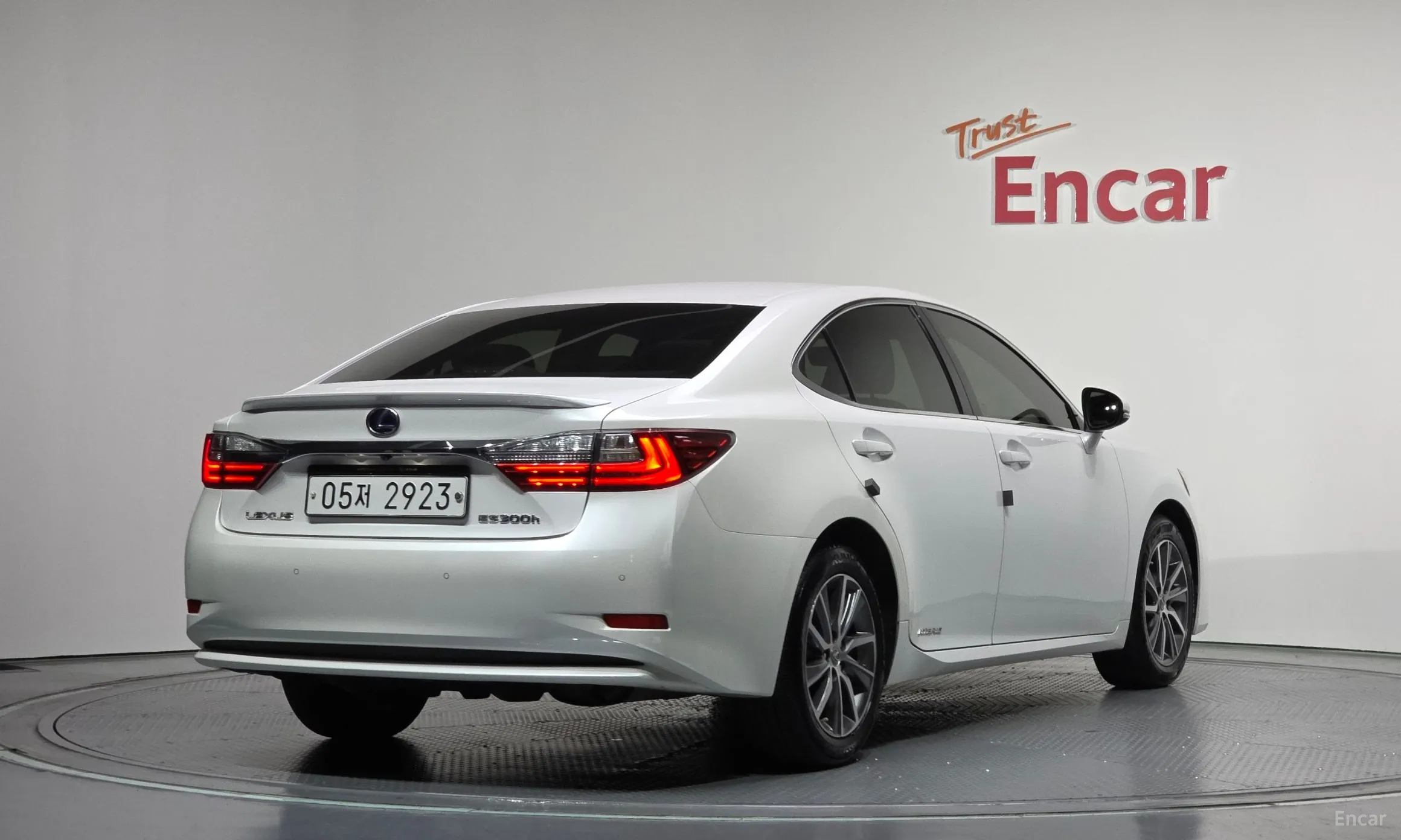 Lexus New ES350