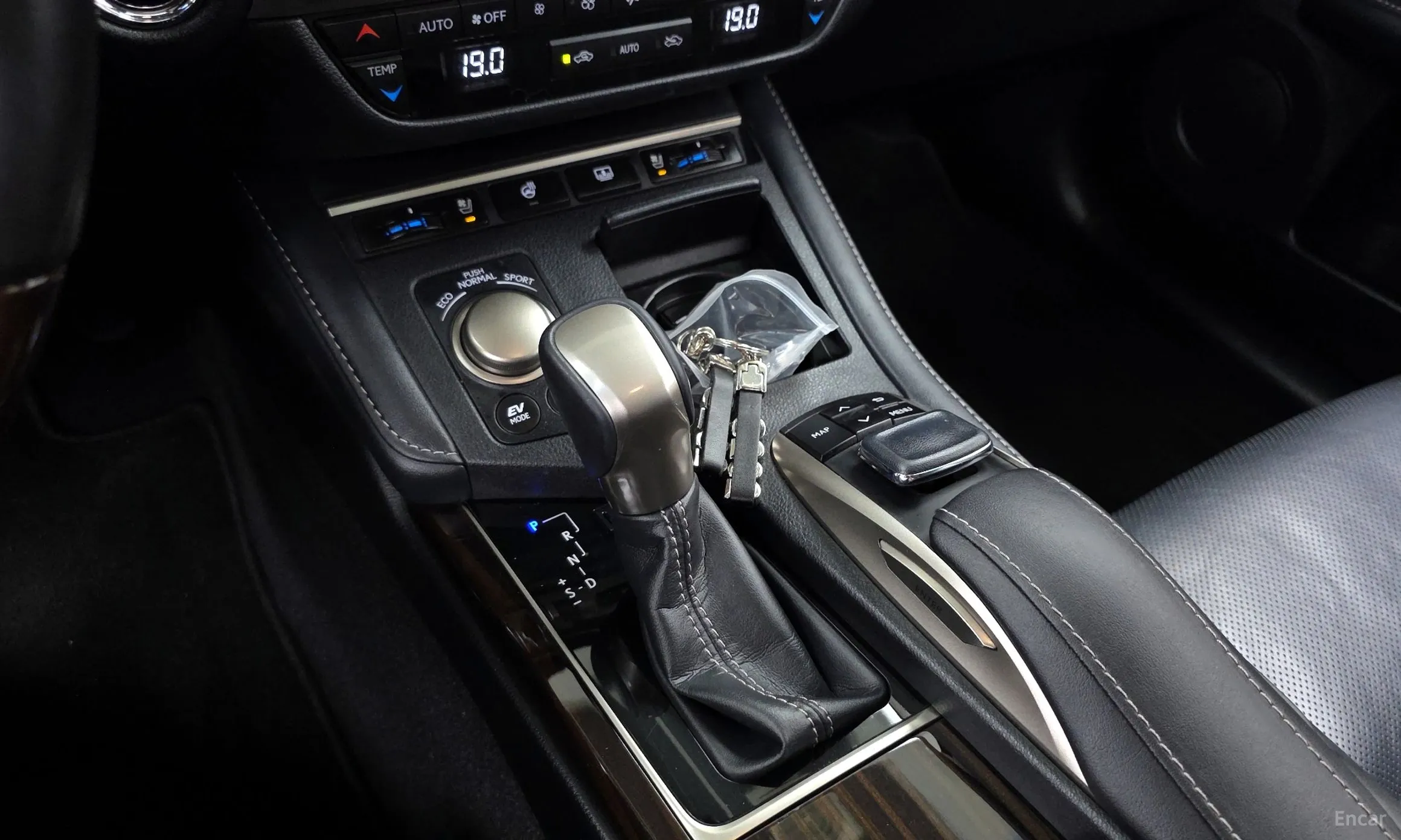 Lexus New ES350 превью 9
