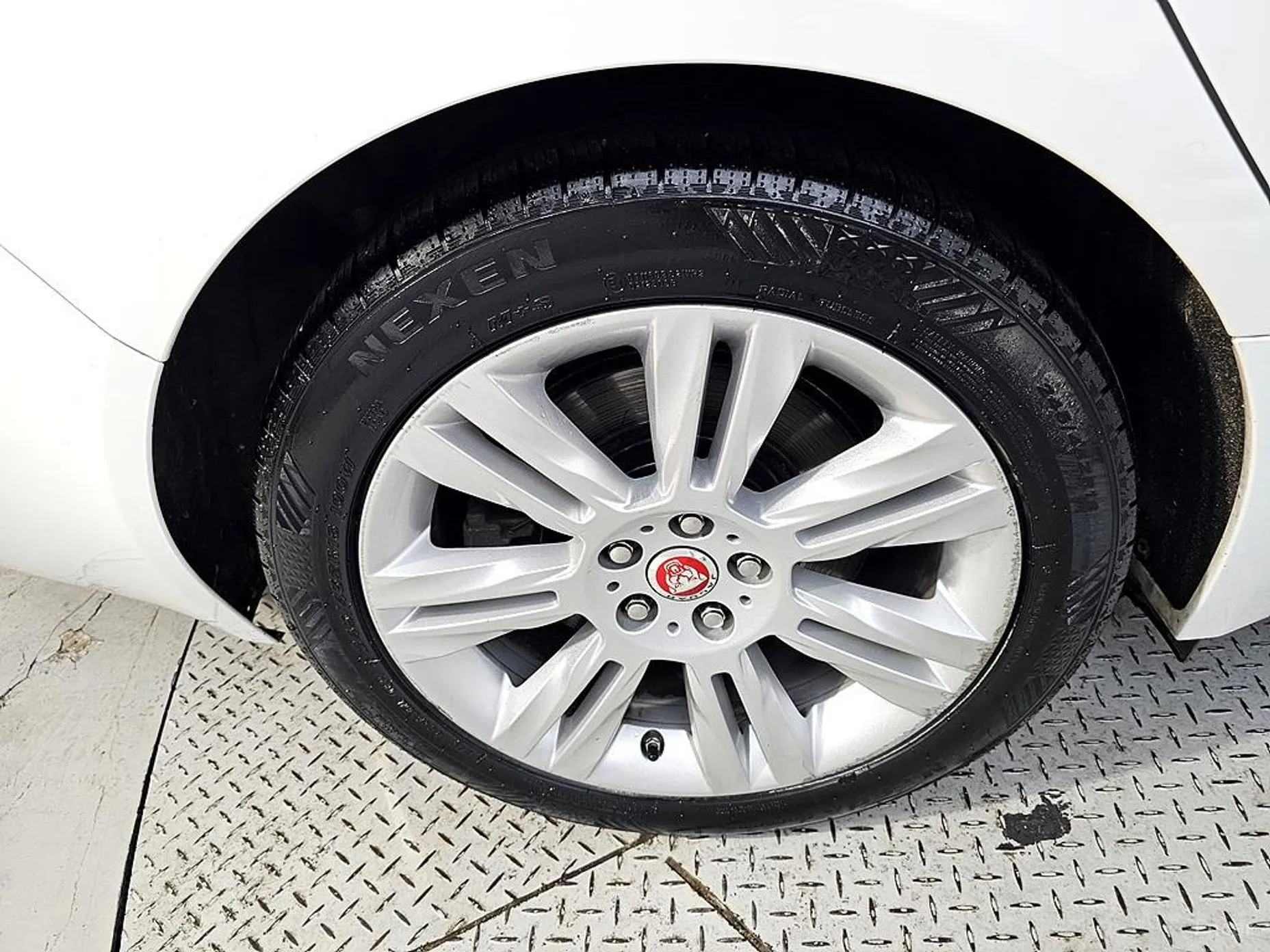 Jaguar XF (x260) превью 19