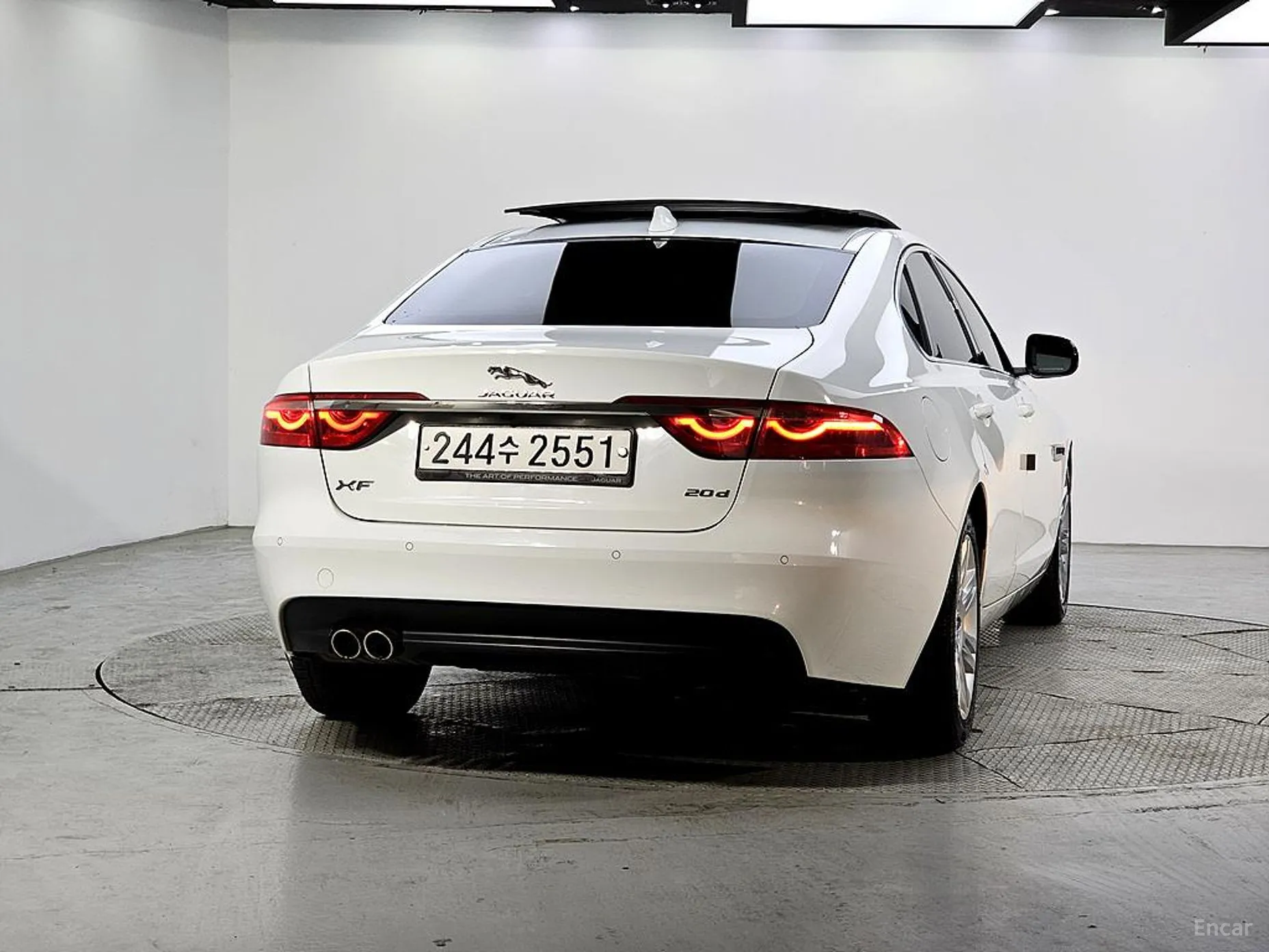 Jaguar XF (x260) превью 3