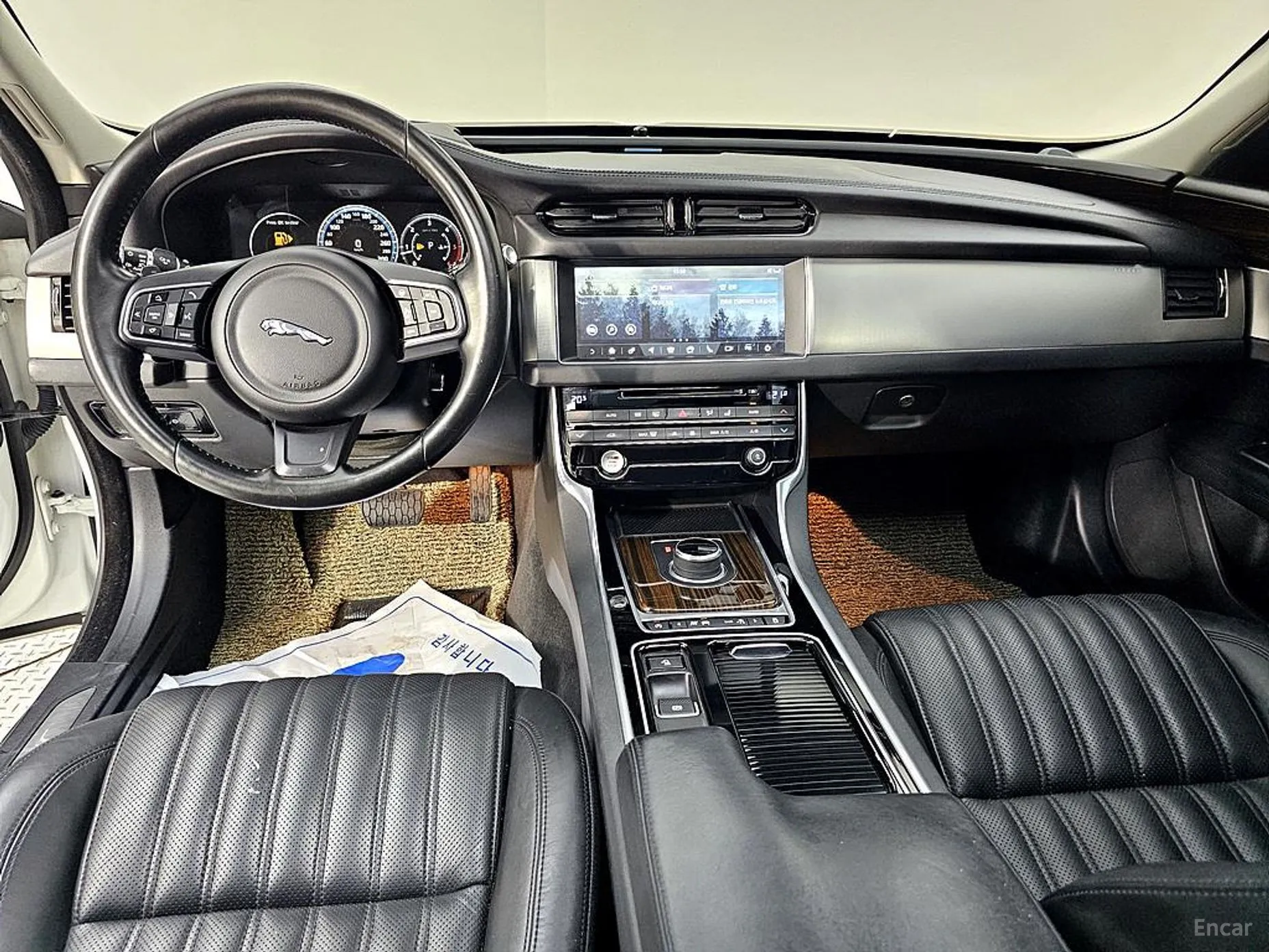 Jaguar XF (x260) превью 5