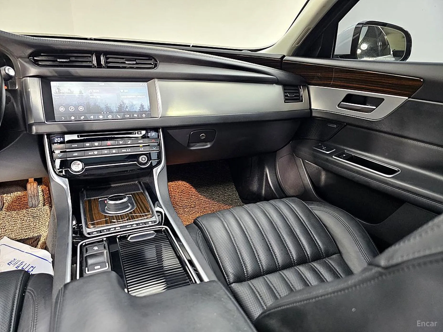 Jaguar XF (x260) превью 9