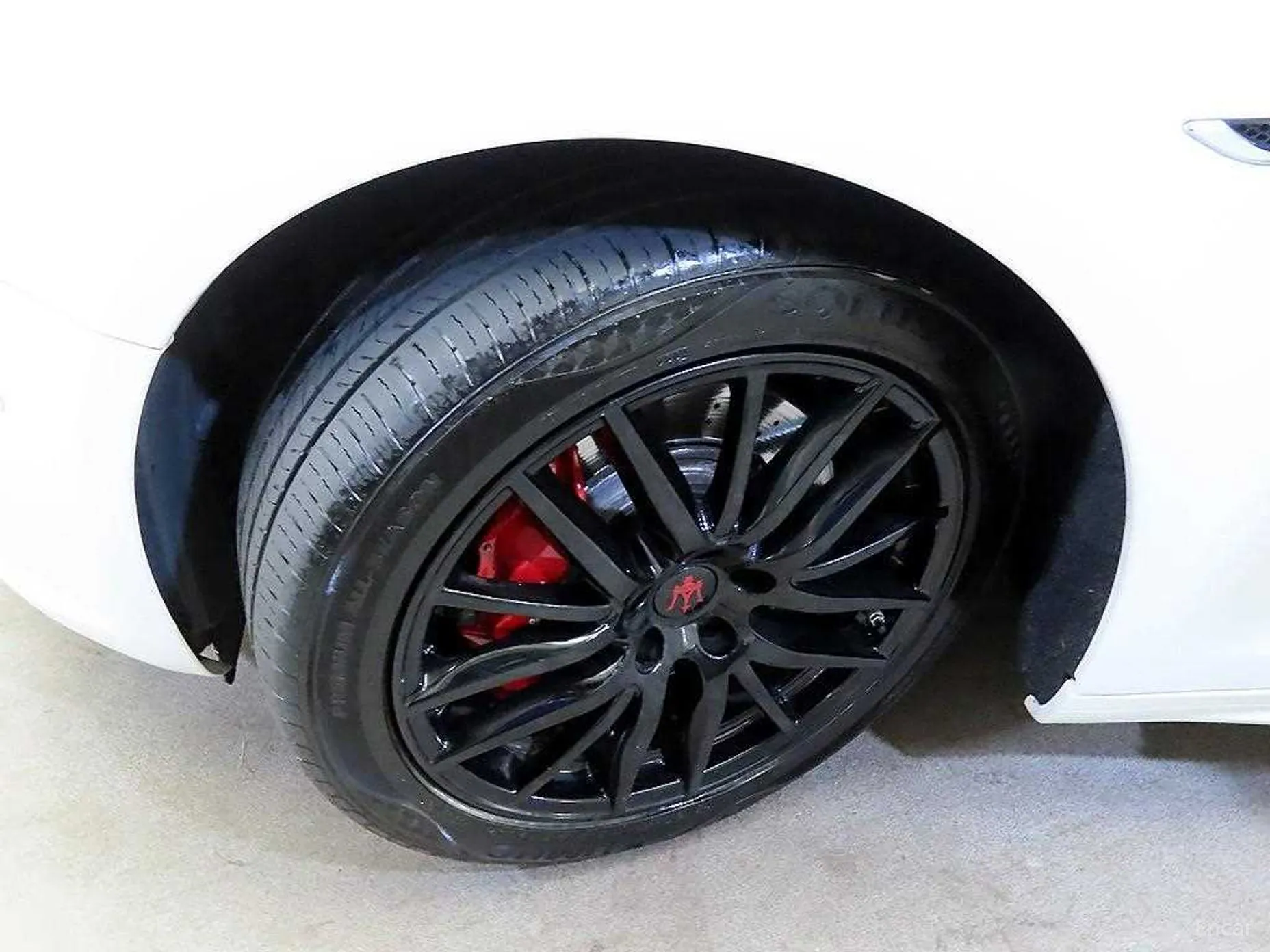 Maserati Ghibli превью 20