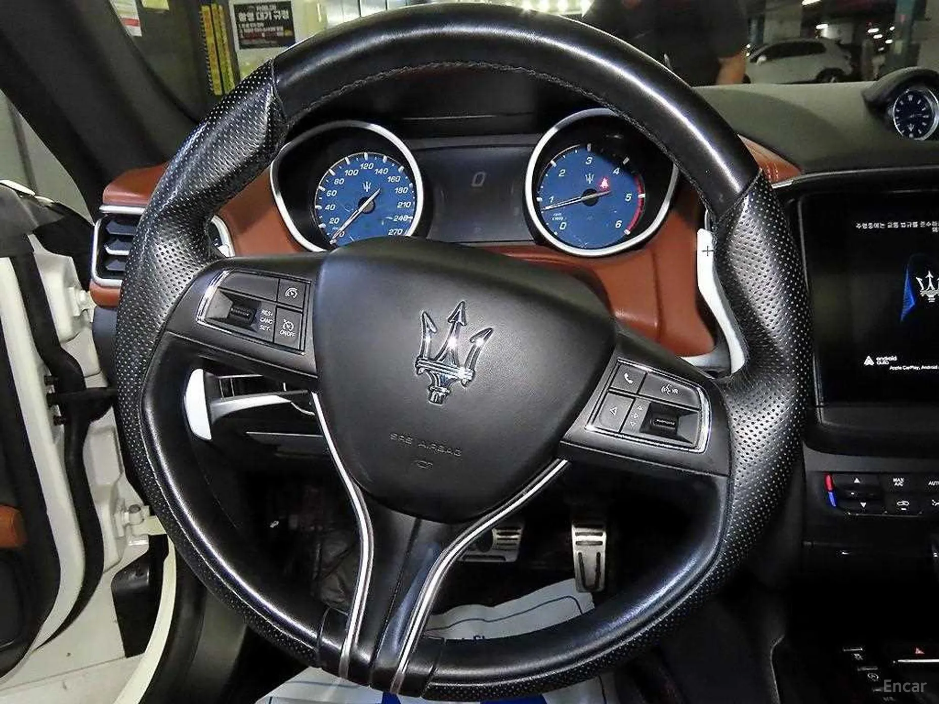 Maserati Ghibli превью 8