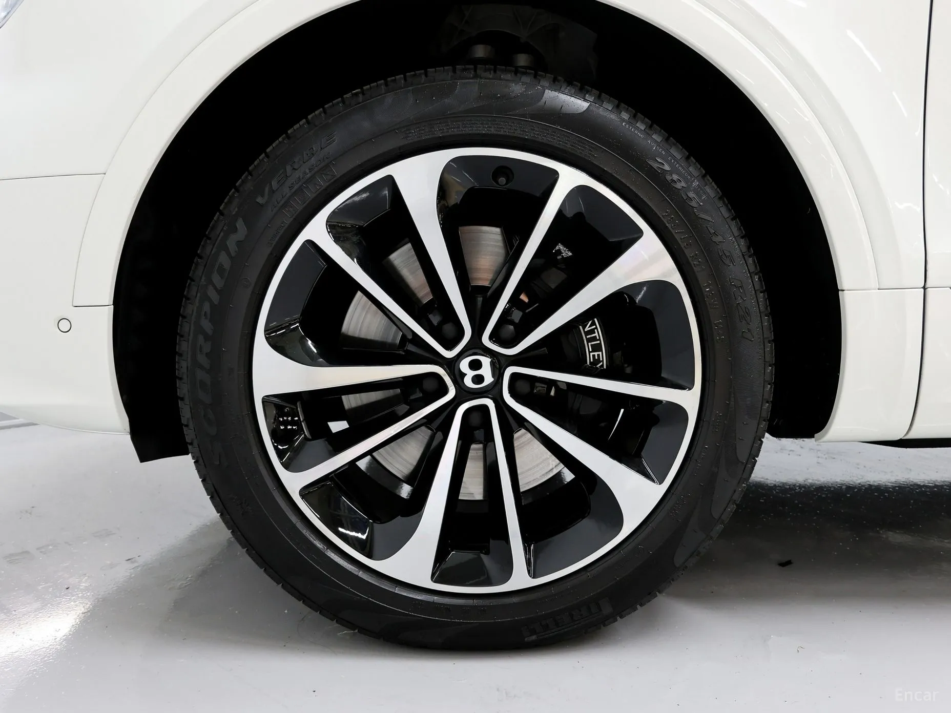 Bentley Bentayga превью 5