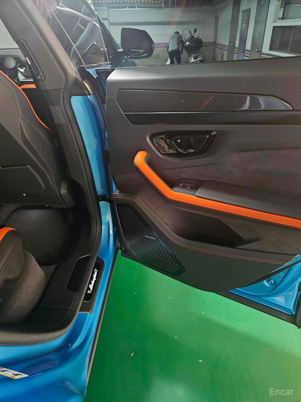 Lamborghini Urus превью 16