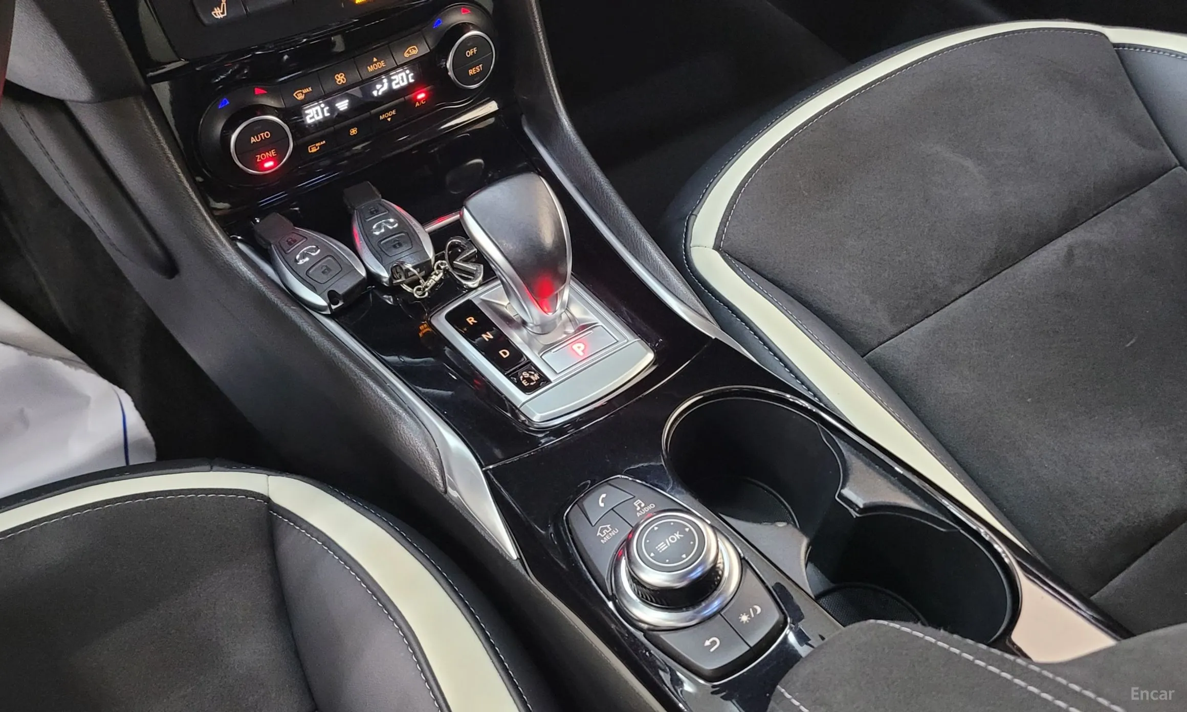 Infiniti Q30 превью 13
