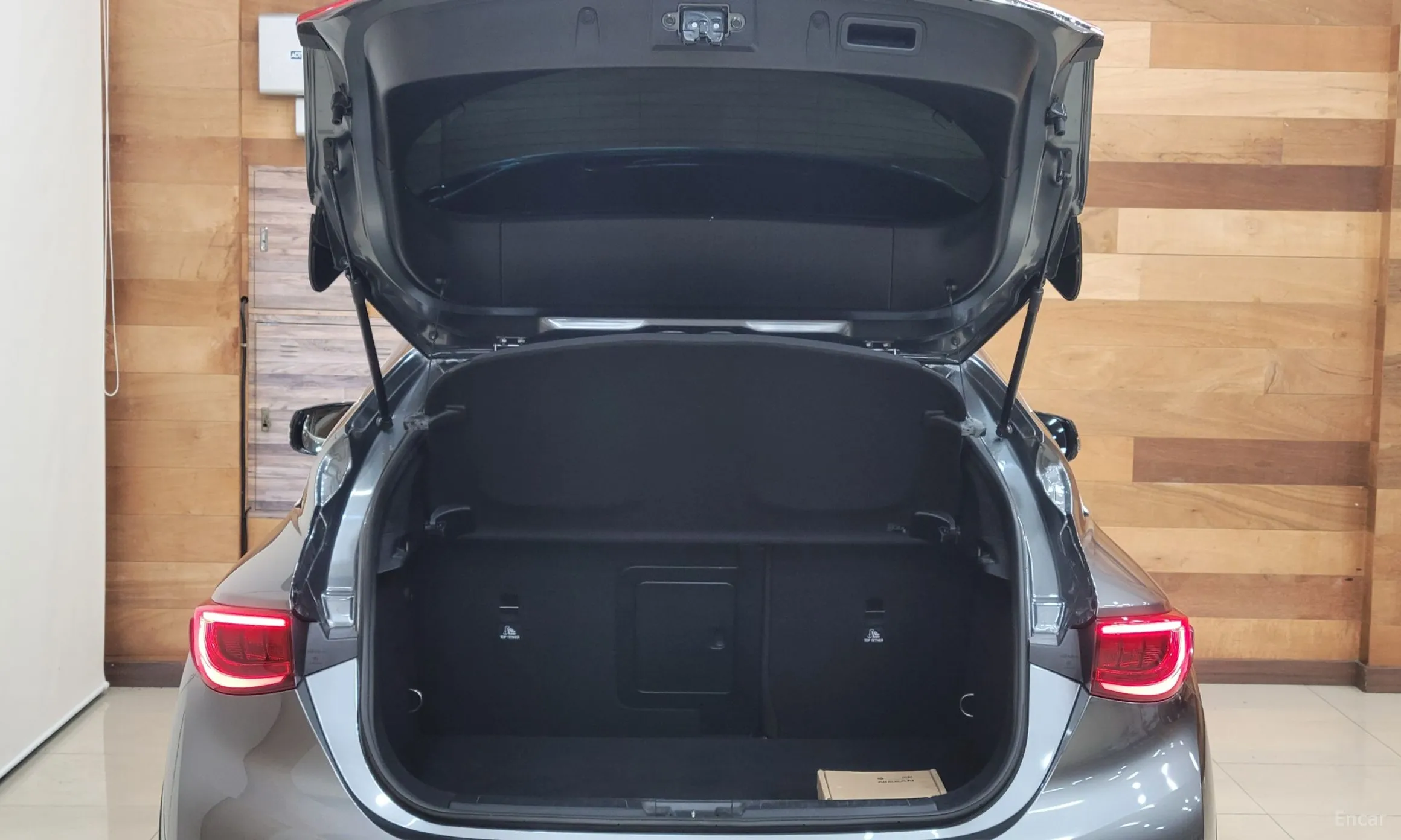 Infiniti Q30 превью 20