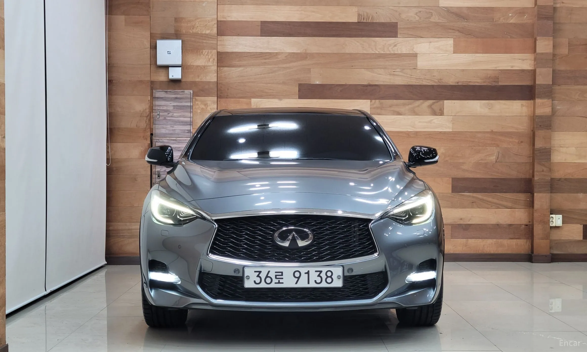 Infiniti Q30 превью 3