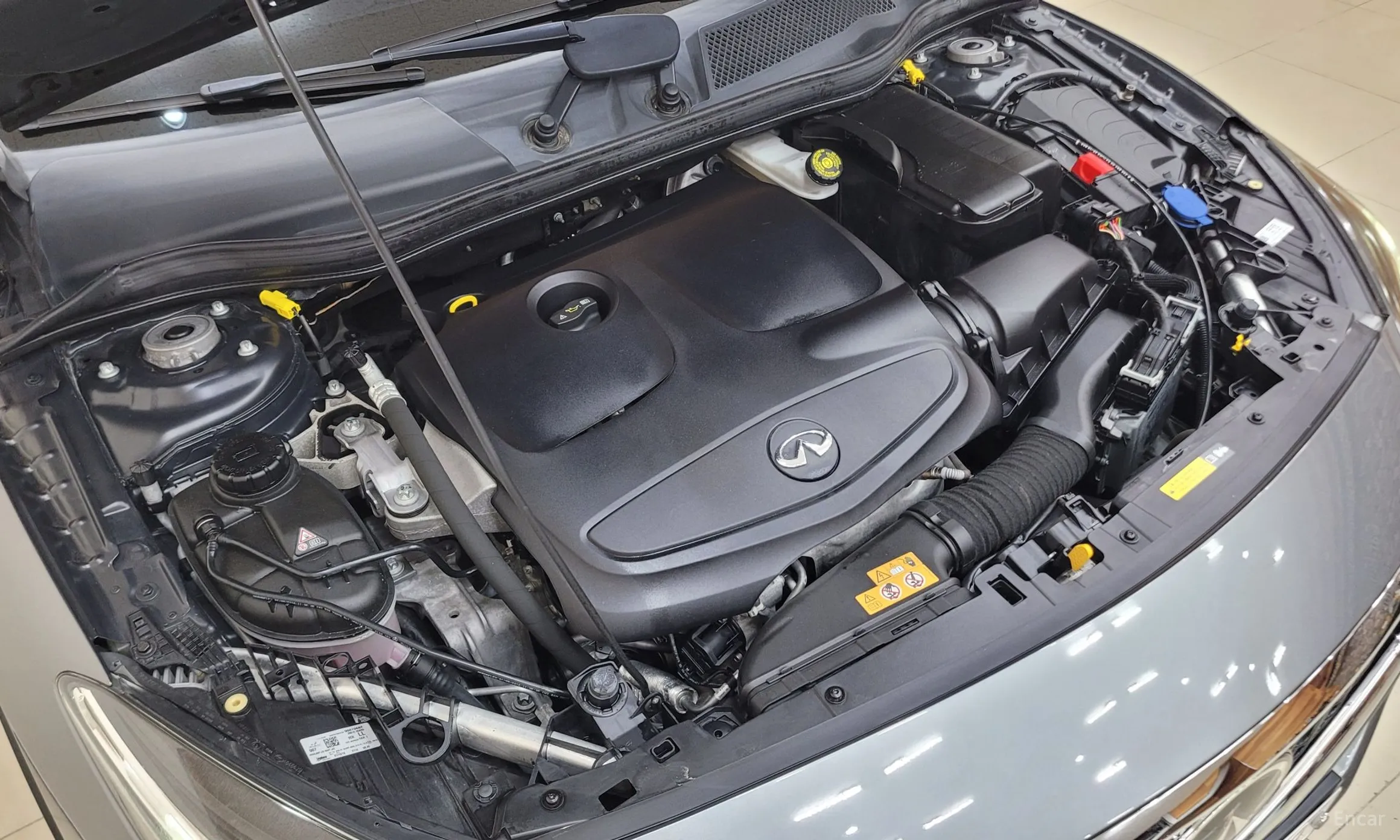 Infiniti Q30 превью 8