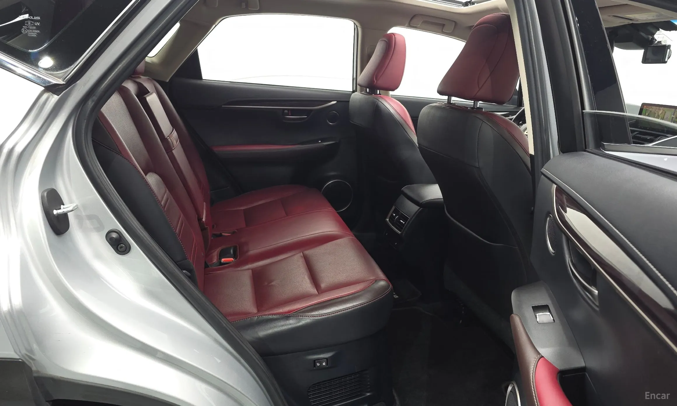 Lexus NX300h превью 11
