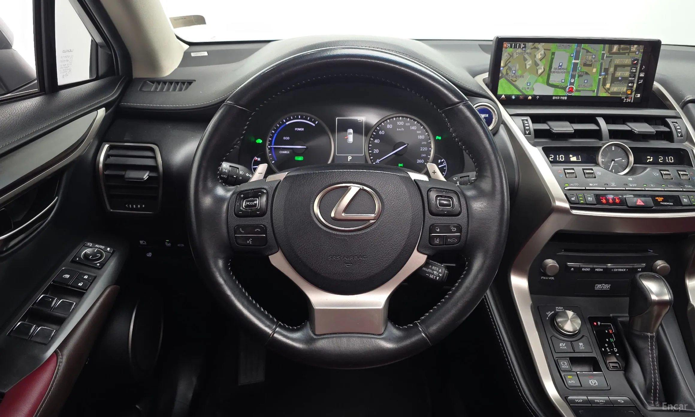 Lexus NX300h превью 14