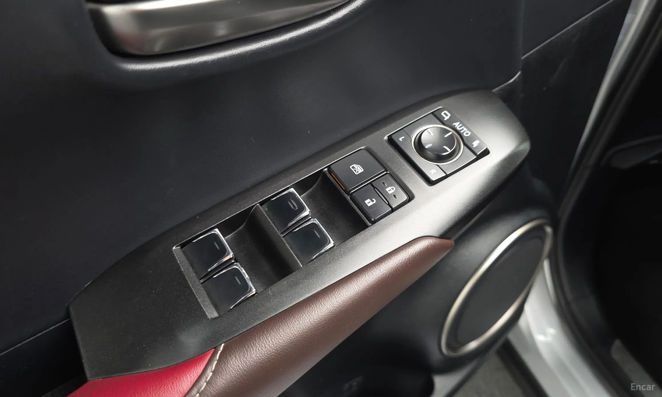 Lexus NX300h превью 19