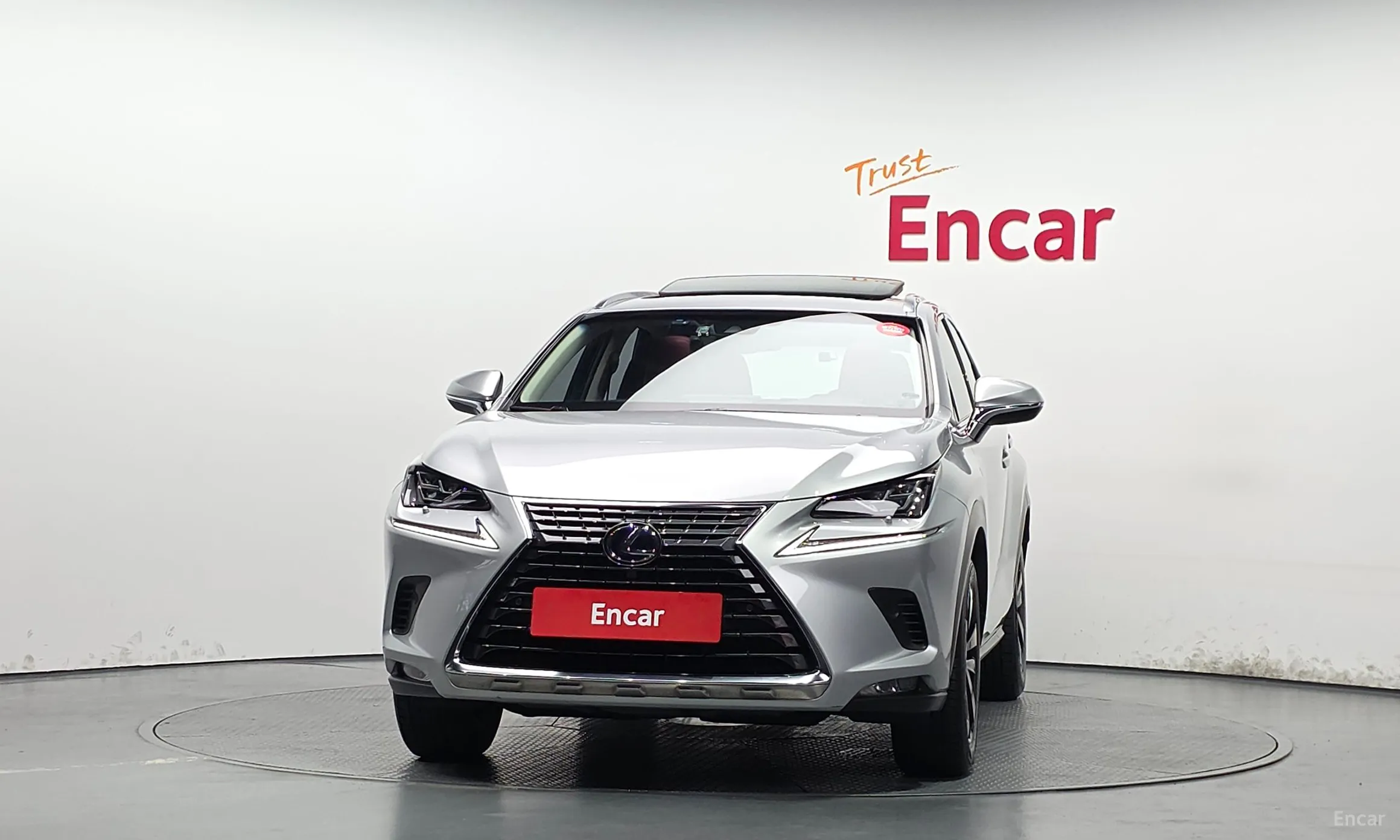 Lexus NX300h превью 3