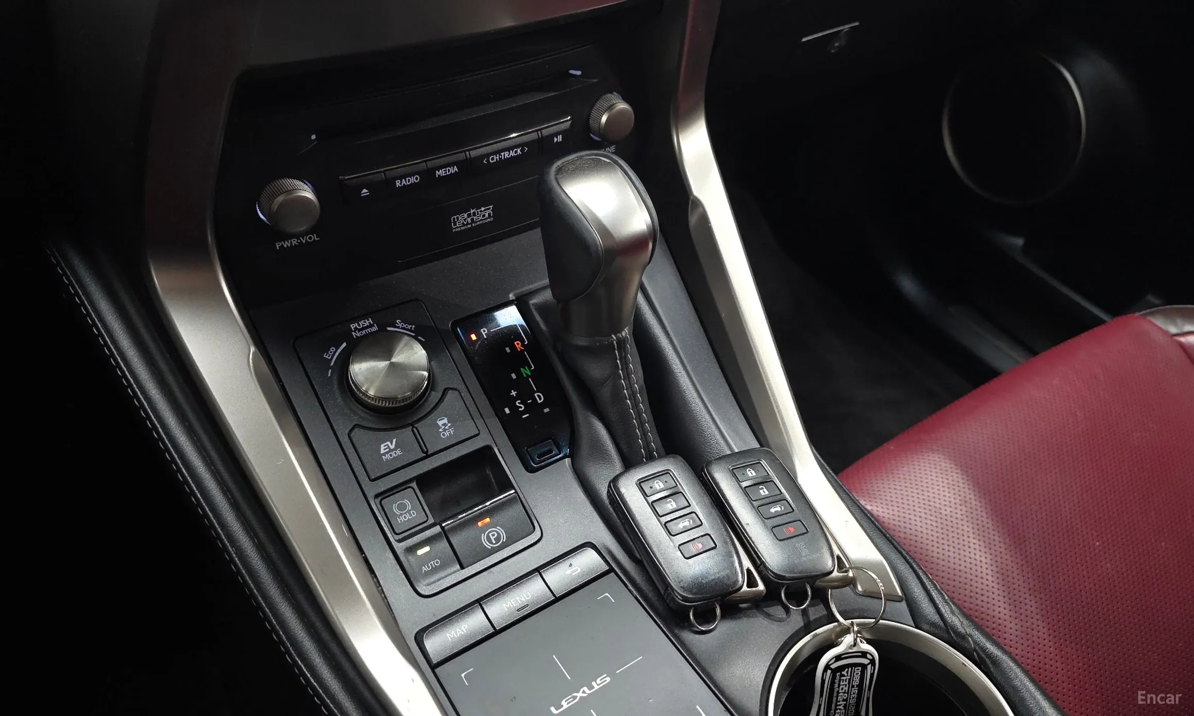 Lexus NX300h превью 9
