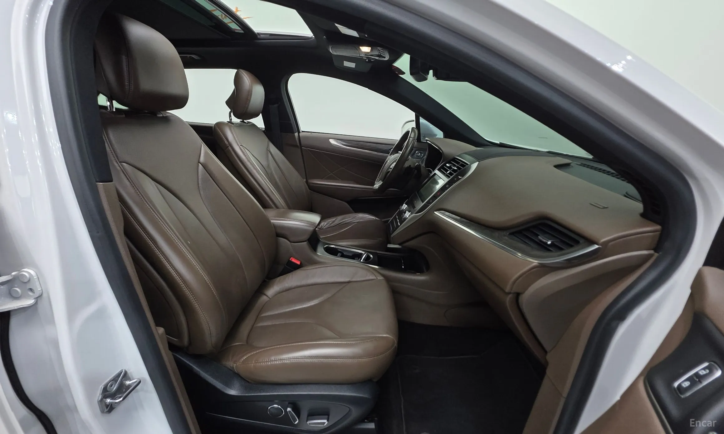 Lincoln MKC превью 10