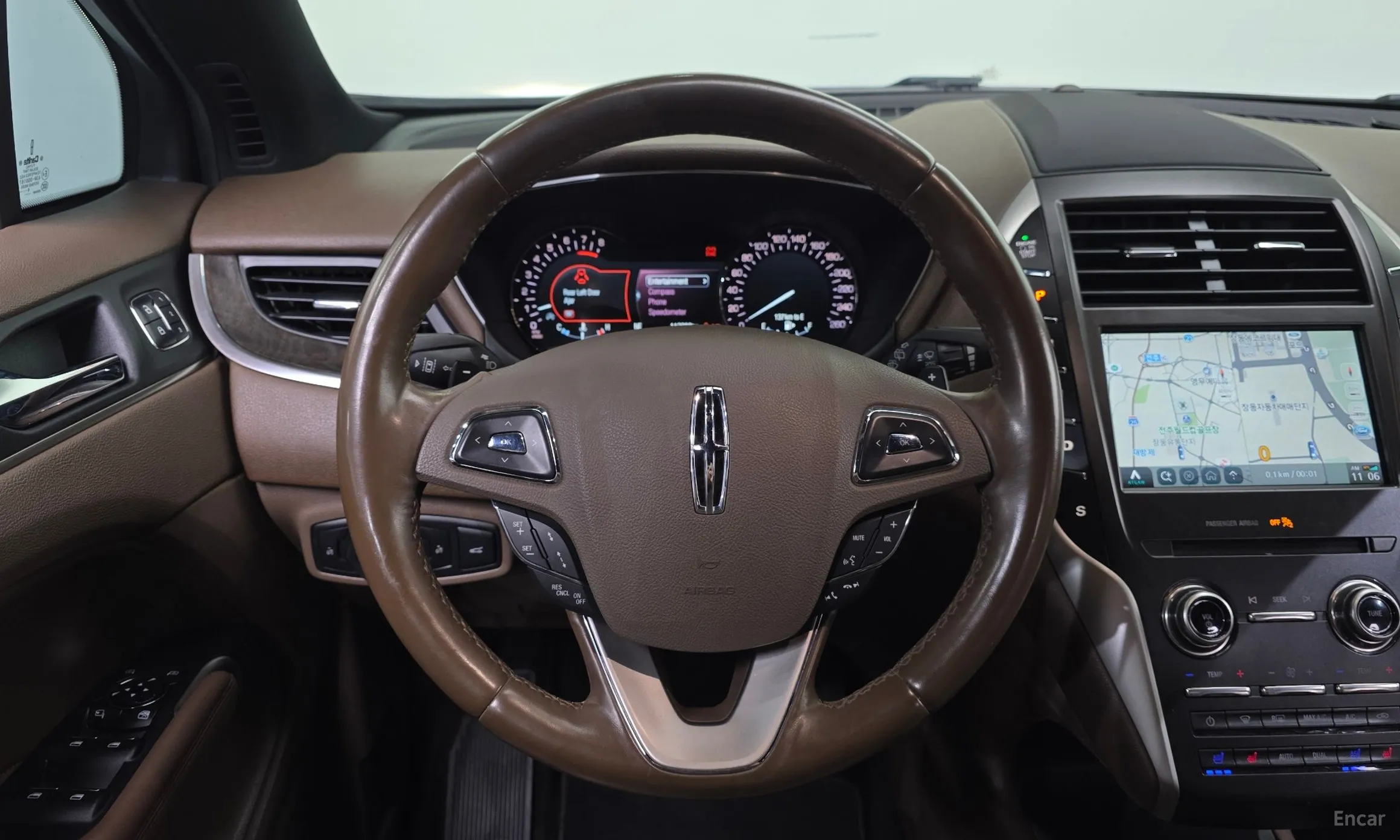 Lincoln MKC превью 14