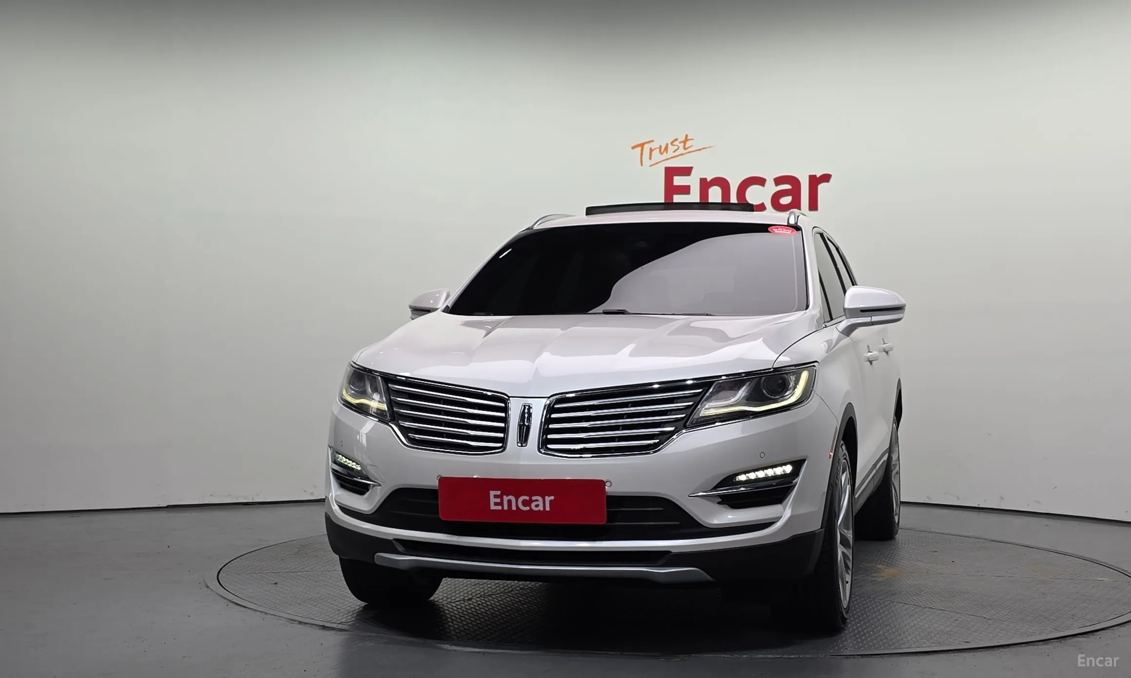Lincoln MKC превью 3