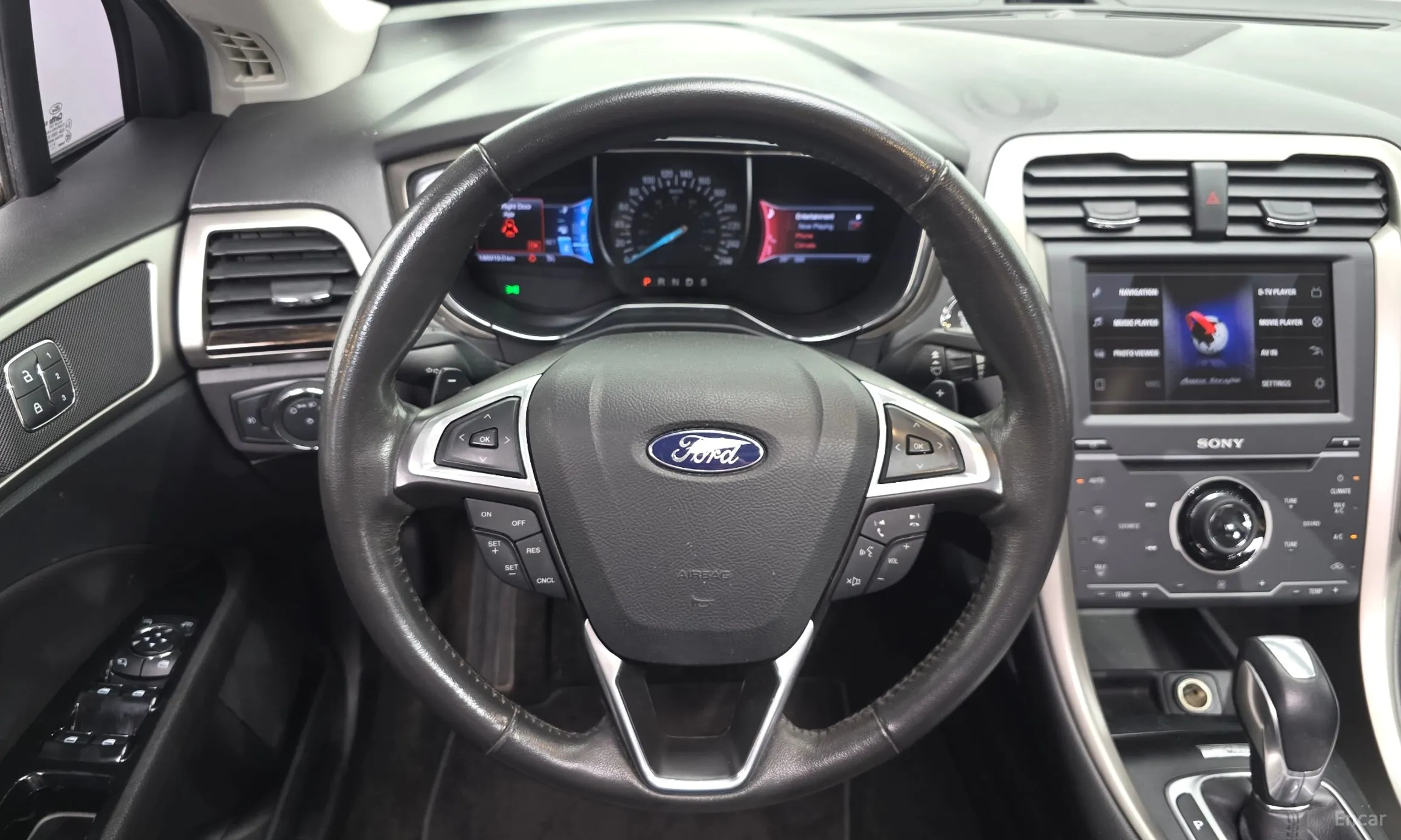Ford Fusion превью 13