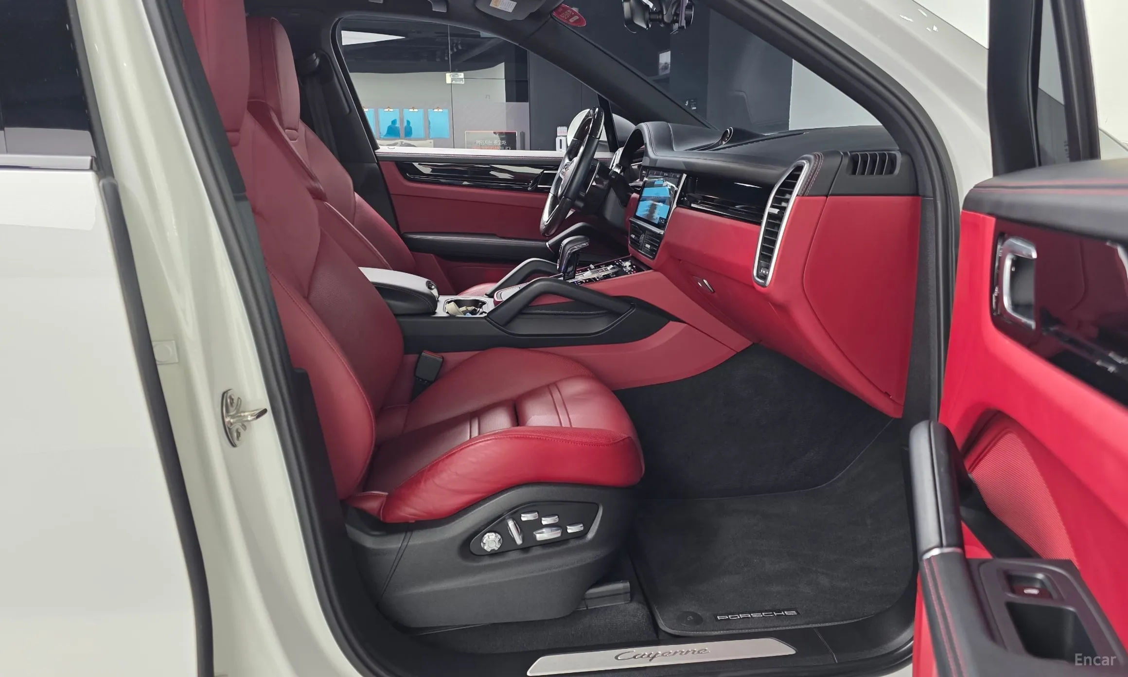 Porsche Cayenne (PO536) превью 11