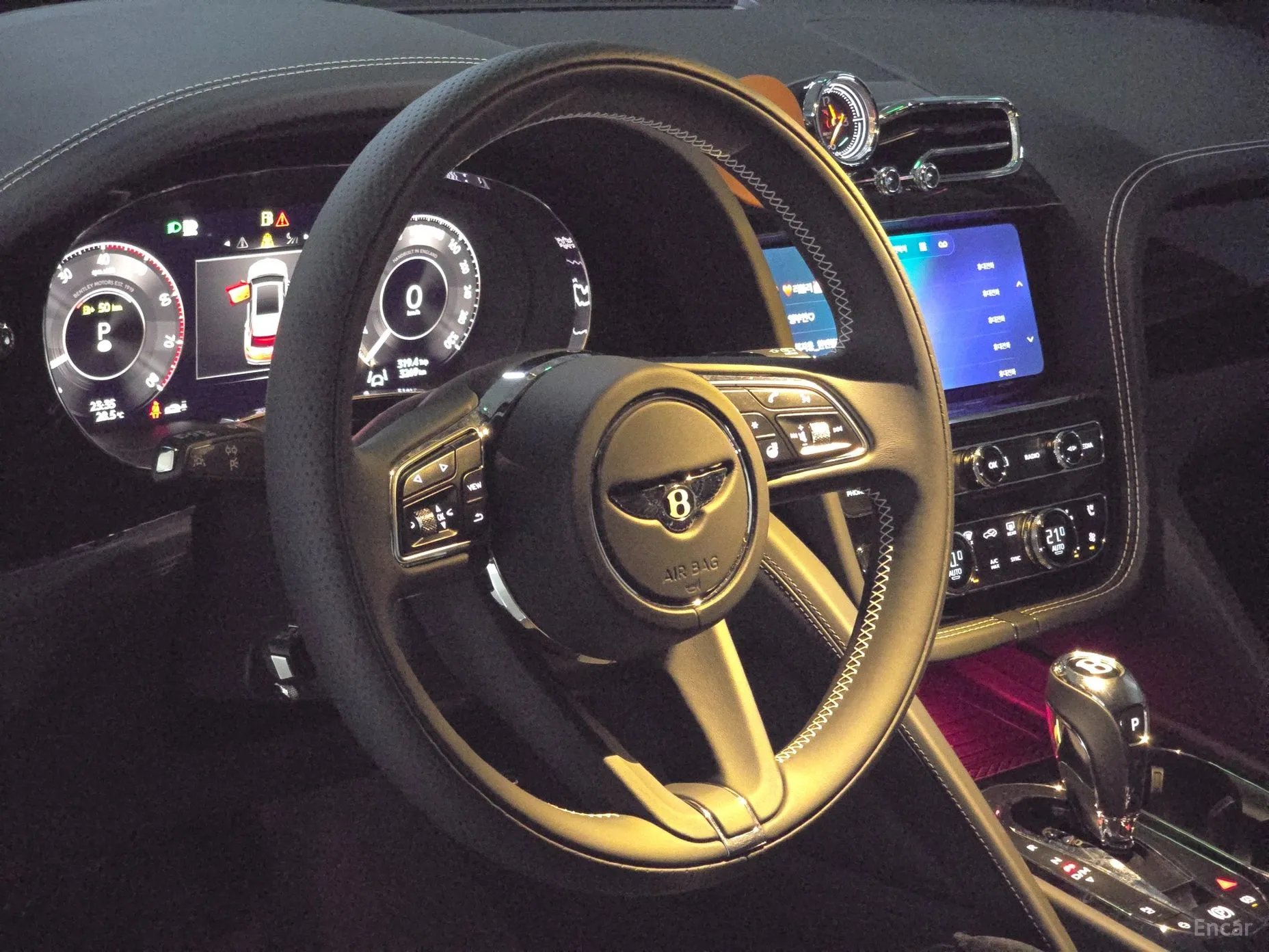 Bentley Bentayga превью 13