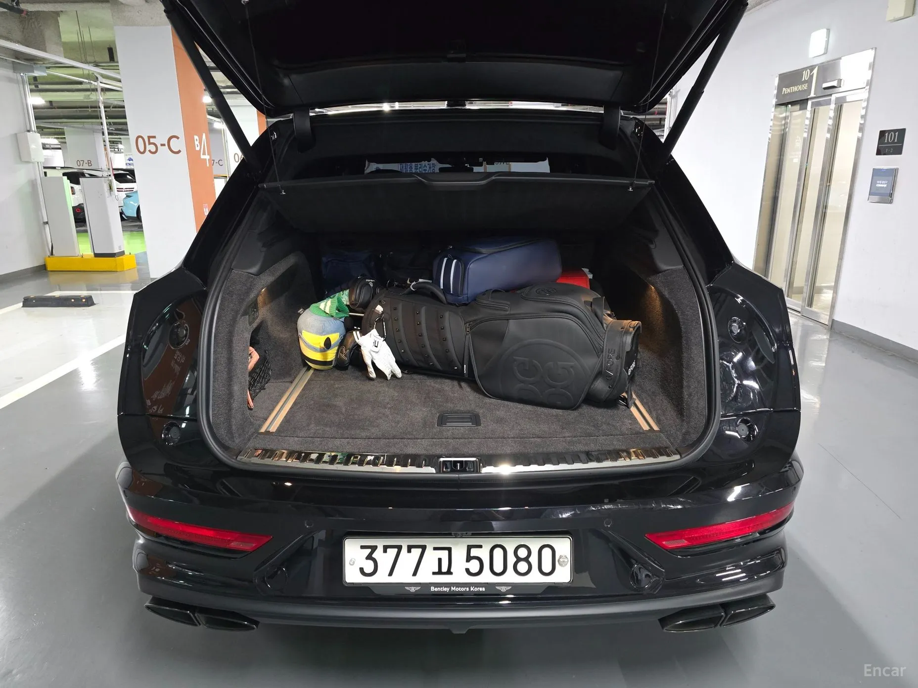 Bentley Bentayga превью 6