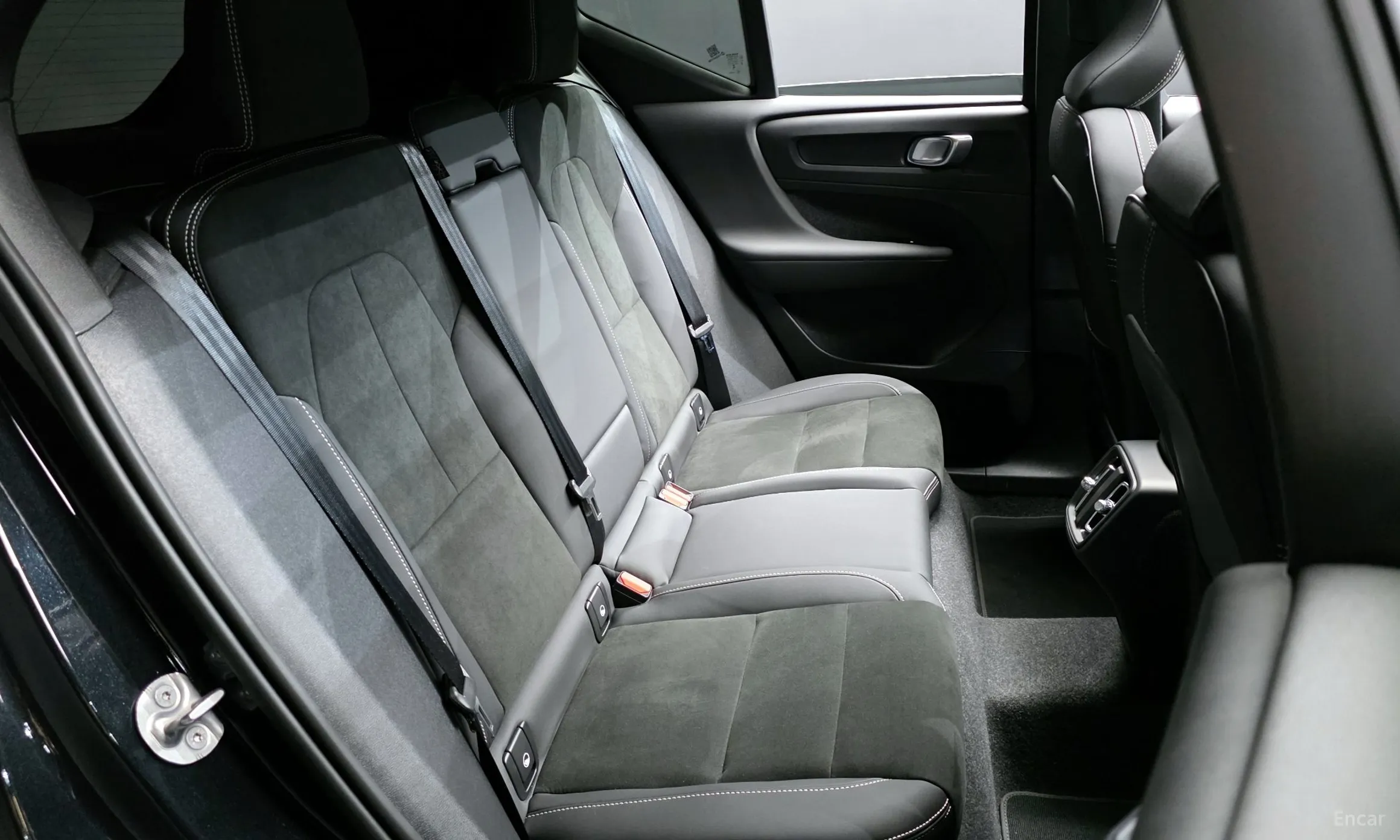 Volvo XC40 превью 11