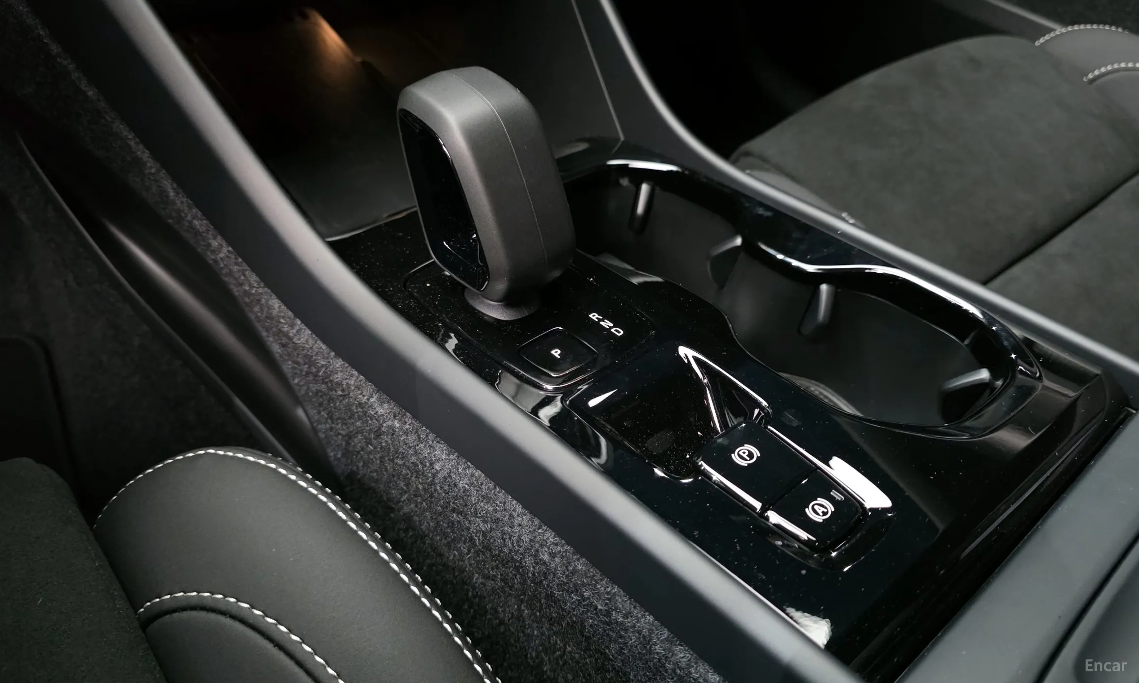 Volvo XC40 превью 9