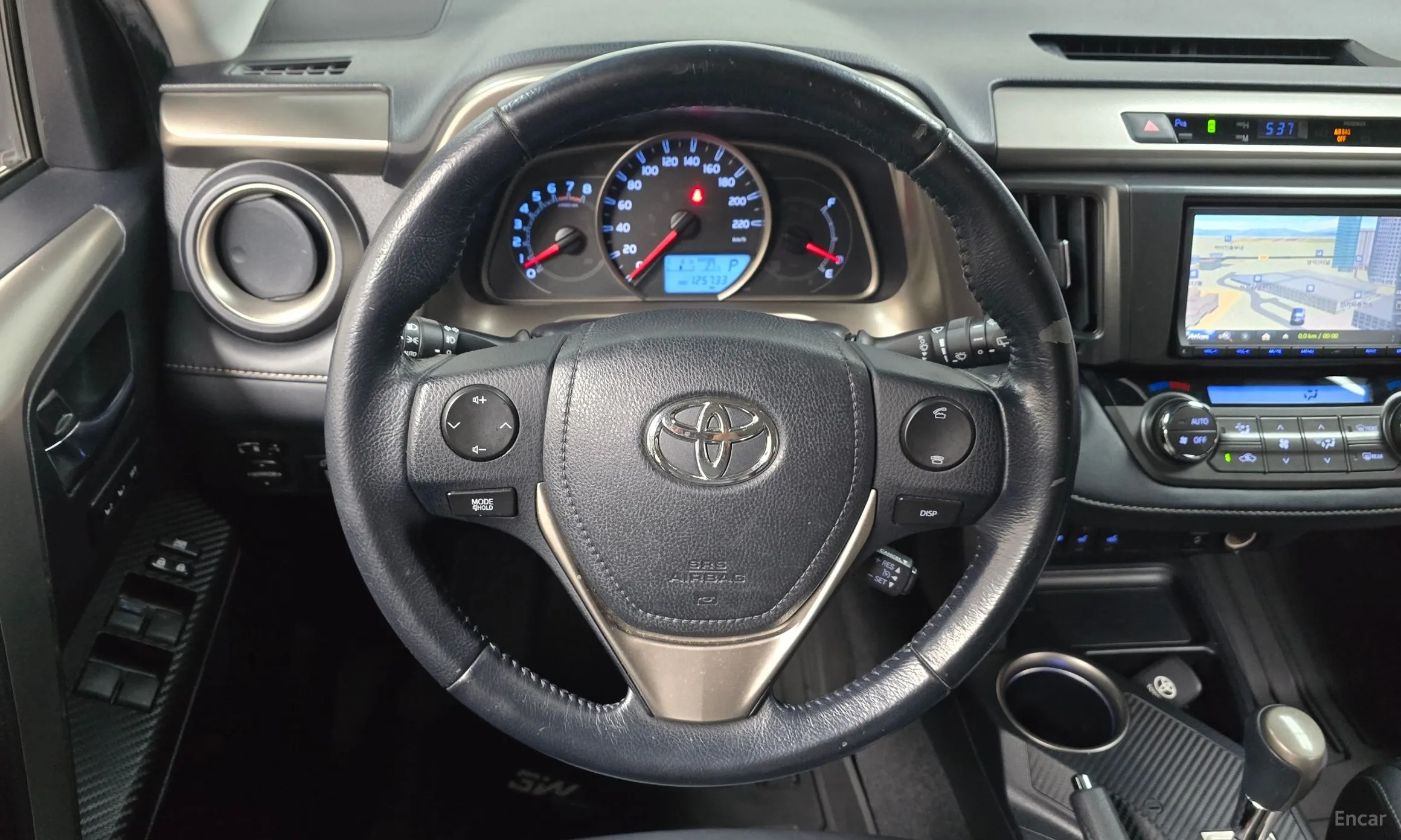 Toyota RAV4 превью 13