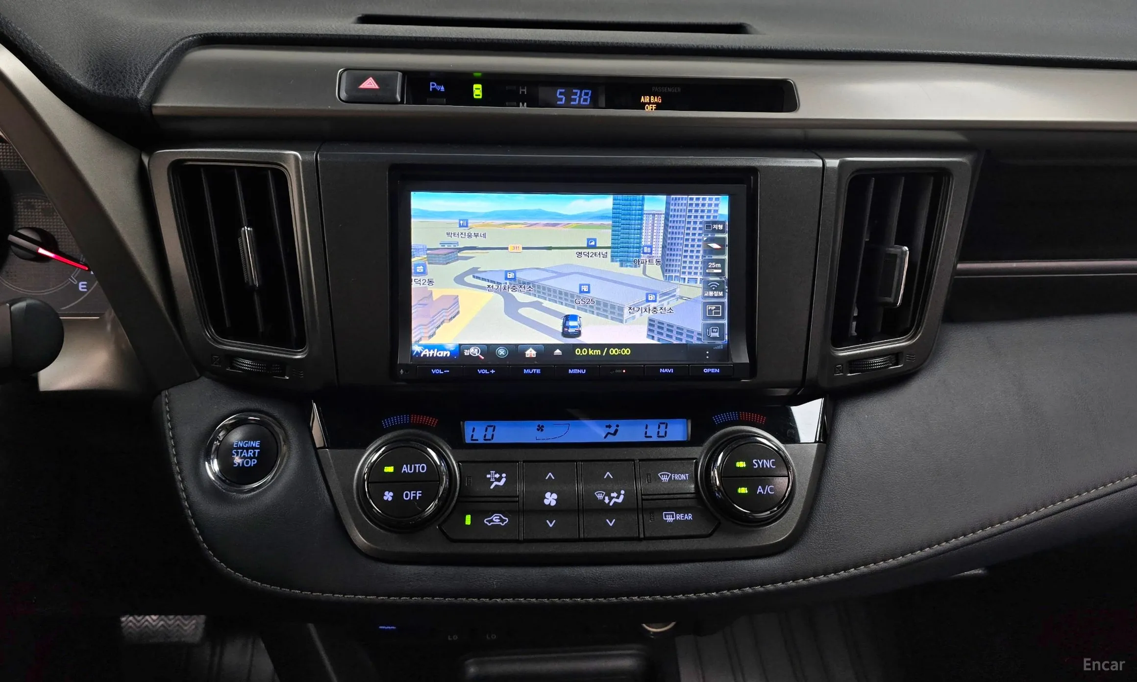 Toyota RAV4 превью 14